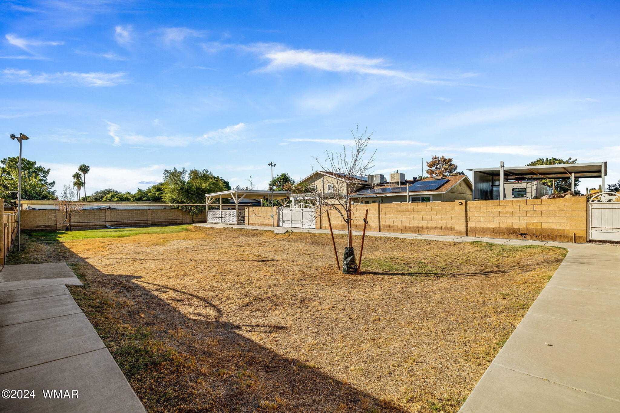 5327 W Paradise Lane