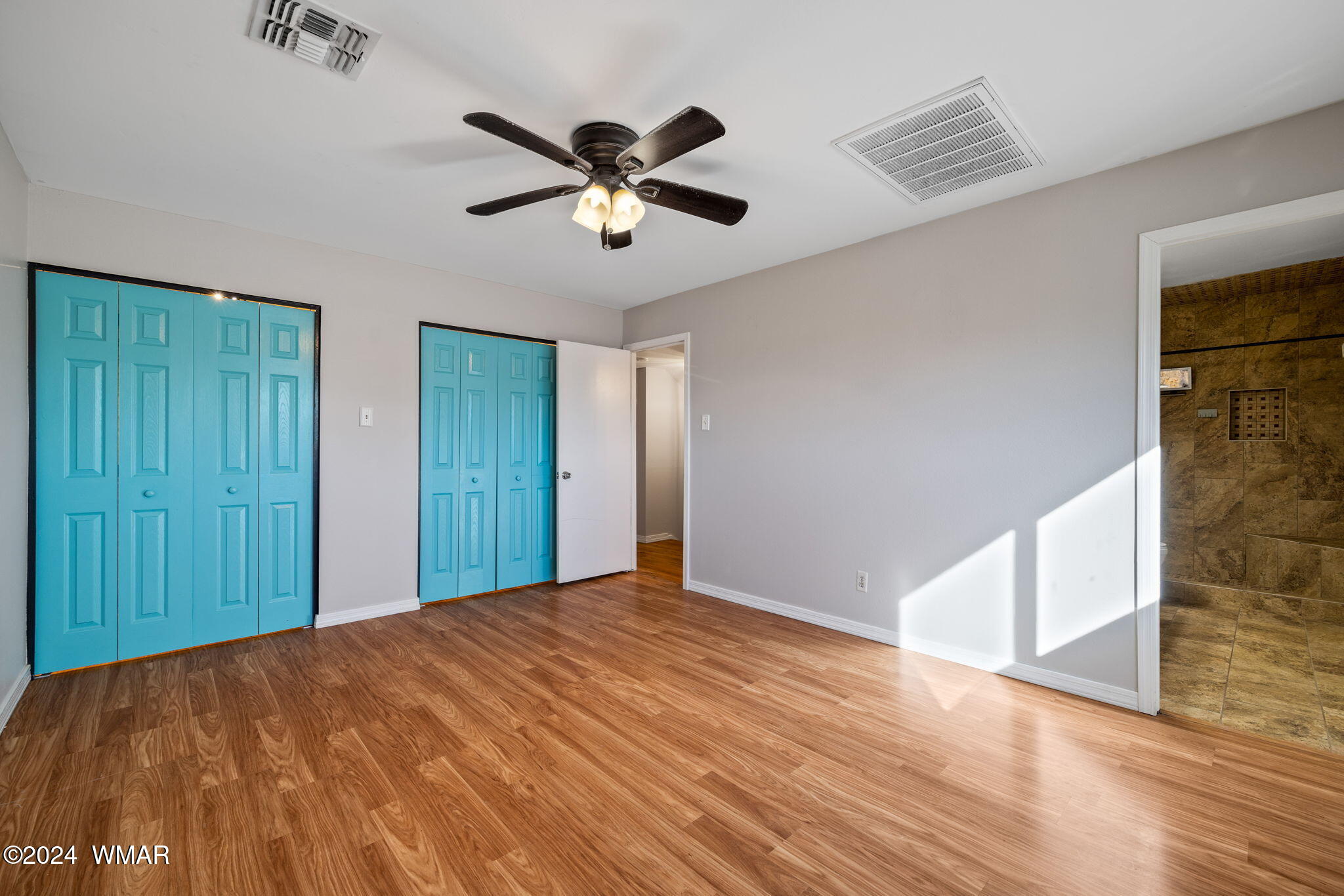 5327 W Paradise Lane