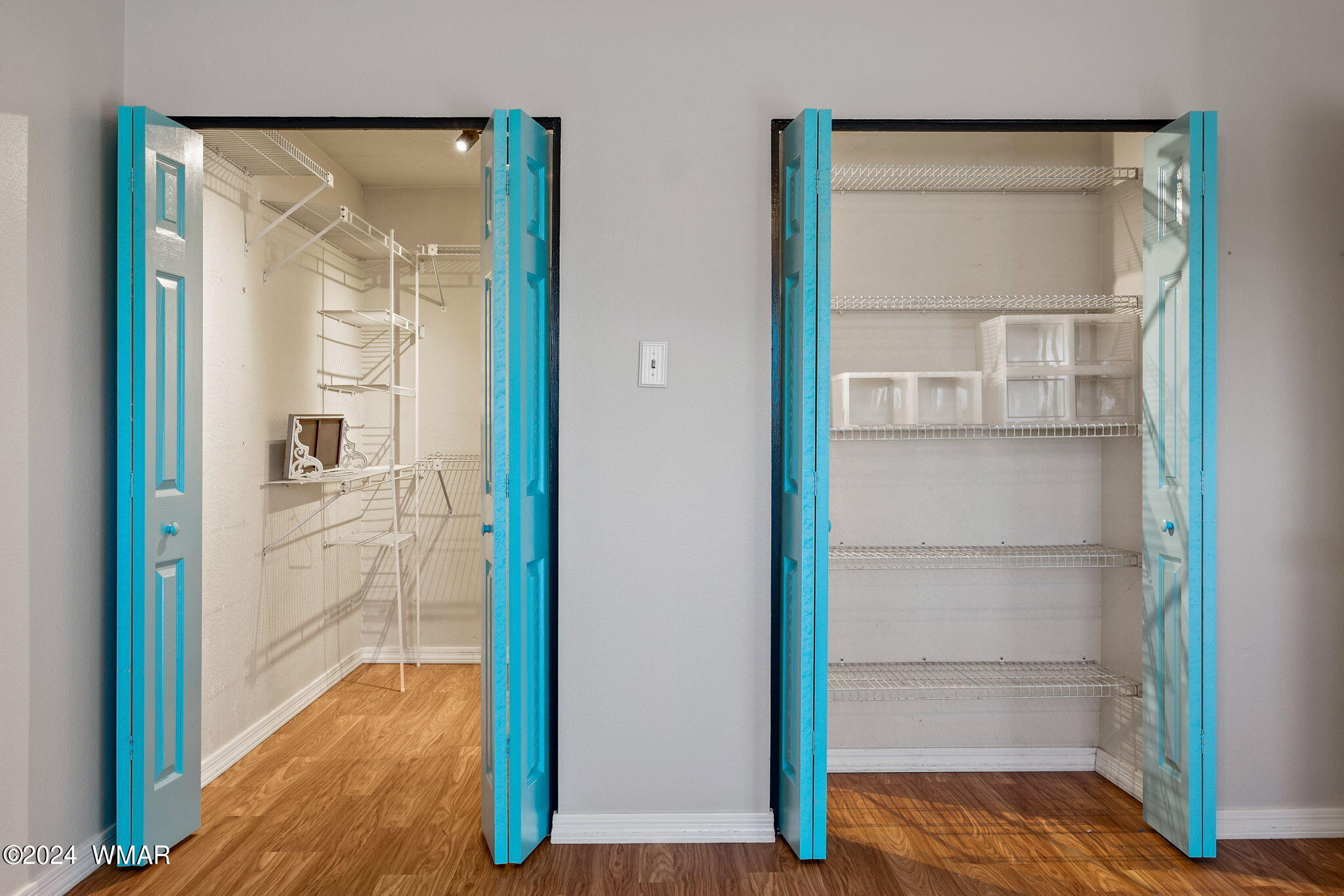 5327 W Paradise Lane