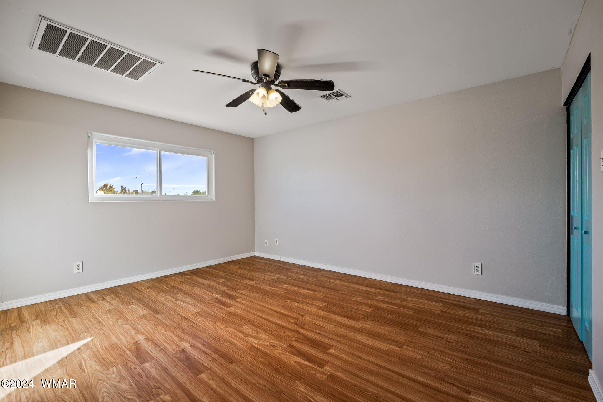 5327 W Paradise Lane