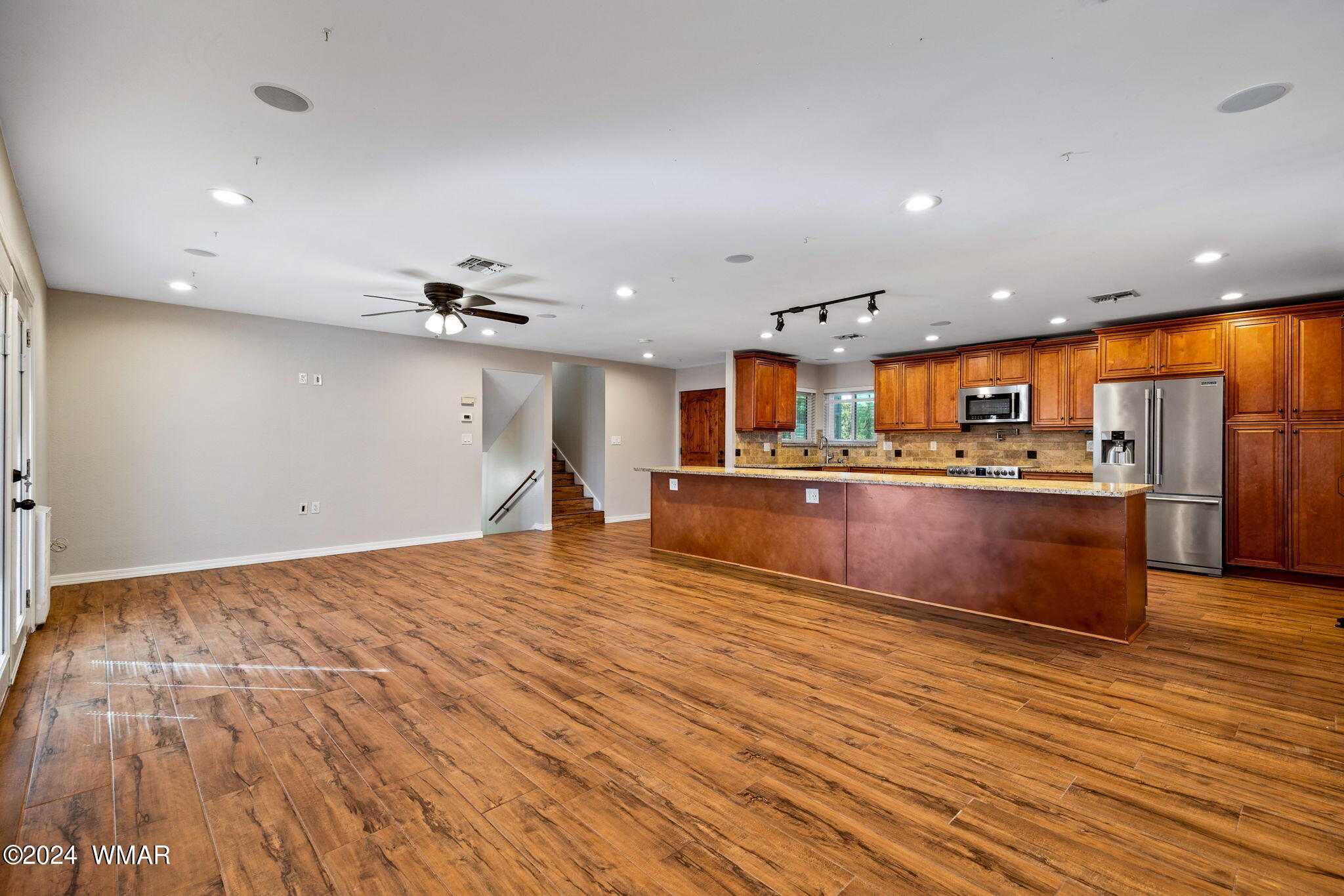 5327 W Paradise Lane