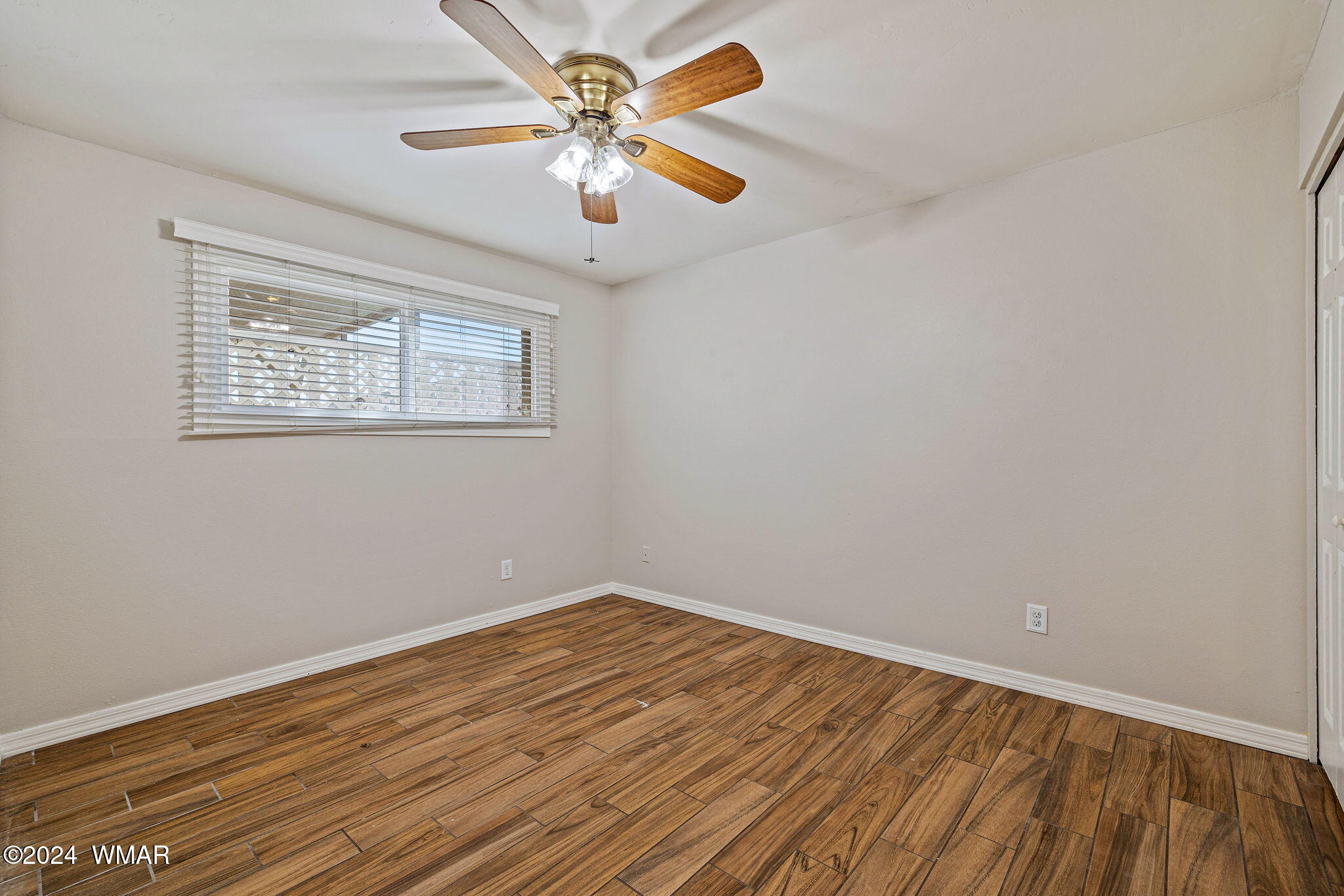 5327 W Paradise Lane