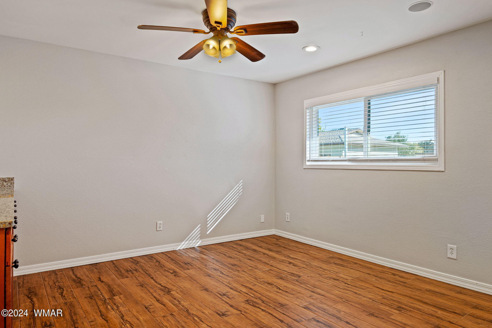 5327 W Paradise Lane