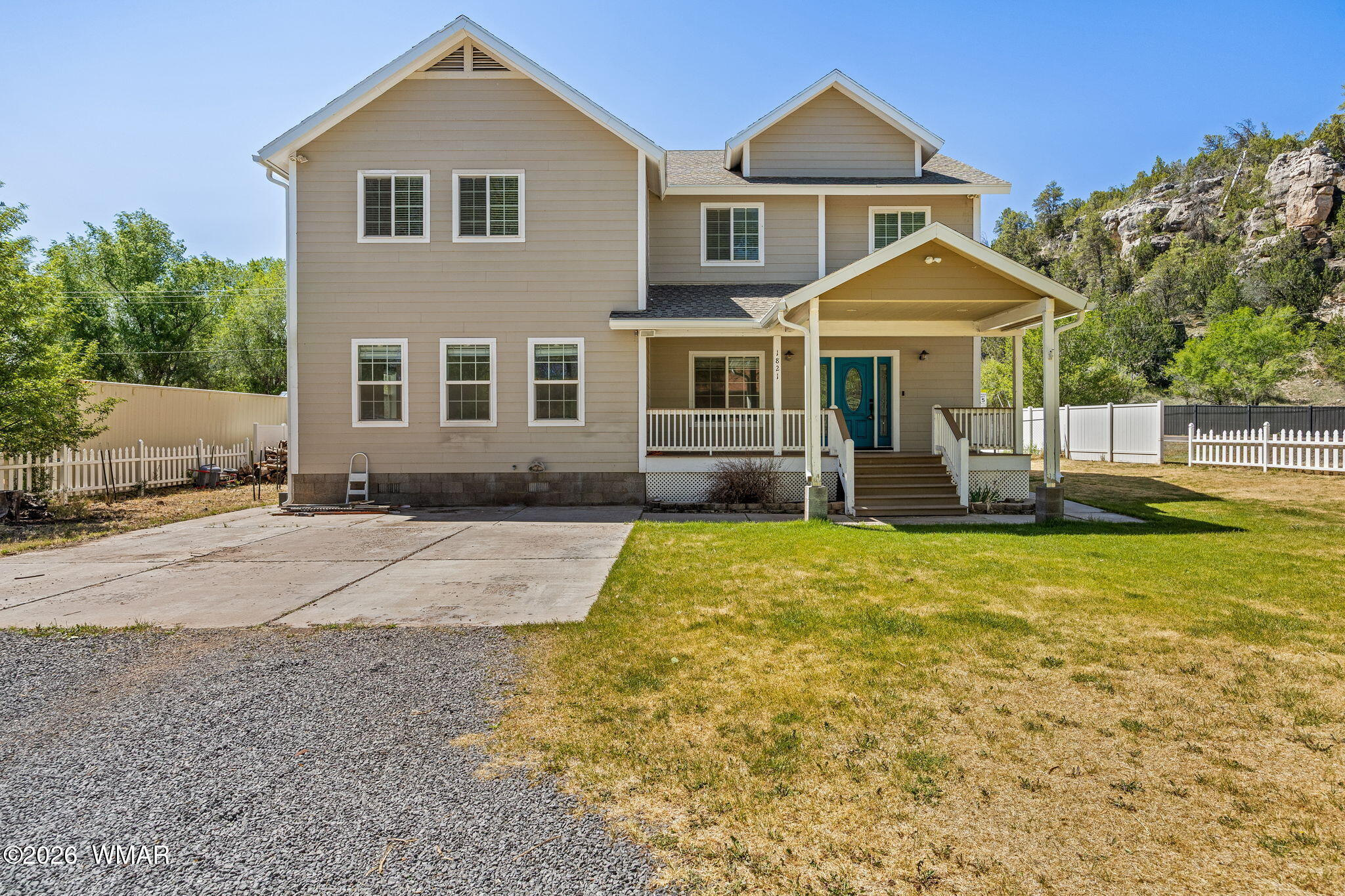 1821 Park View