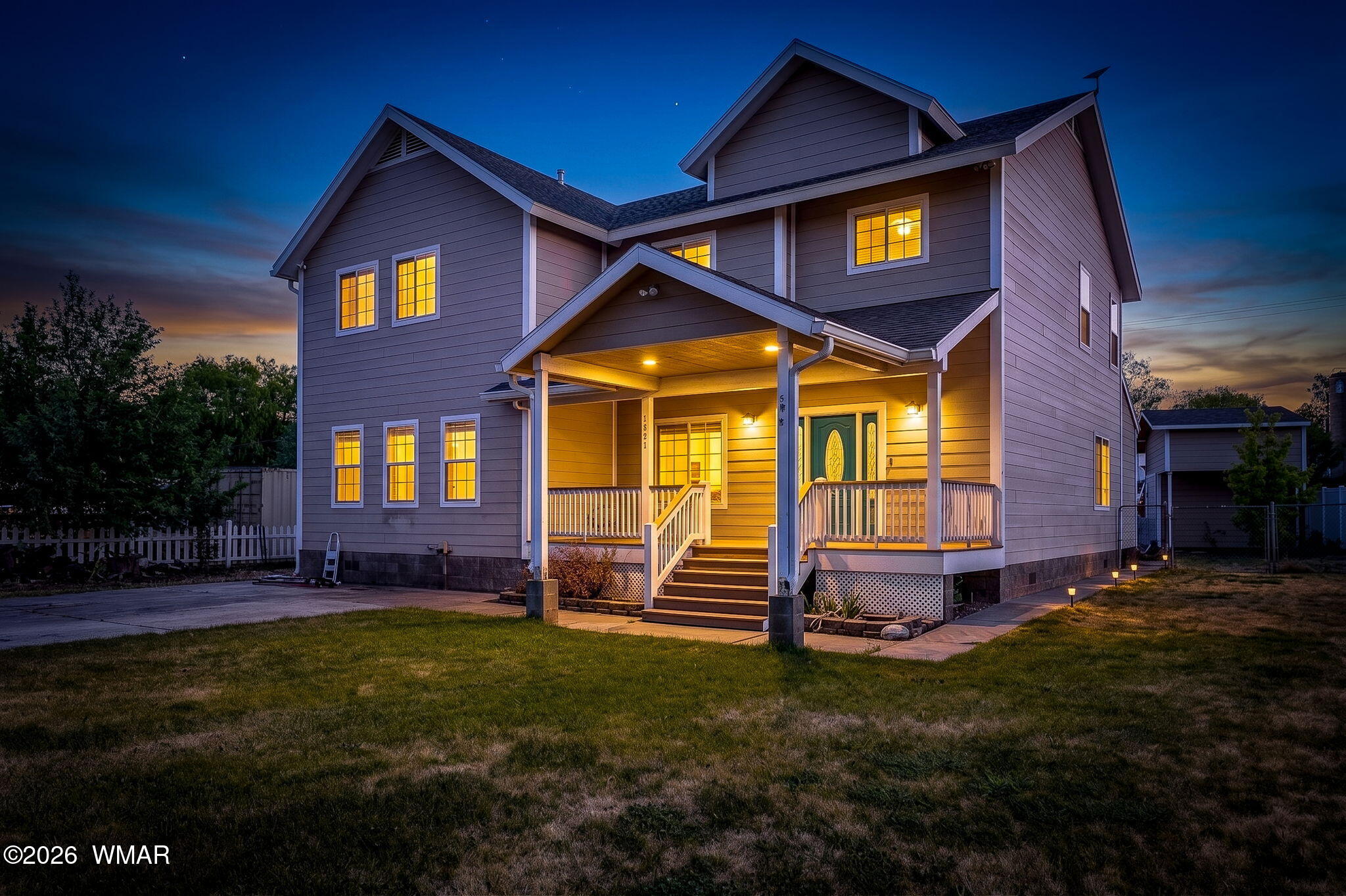 1821 Park View