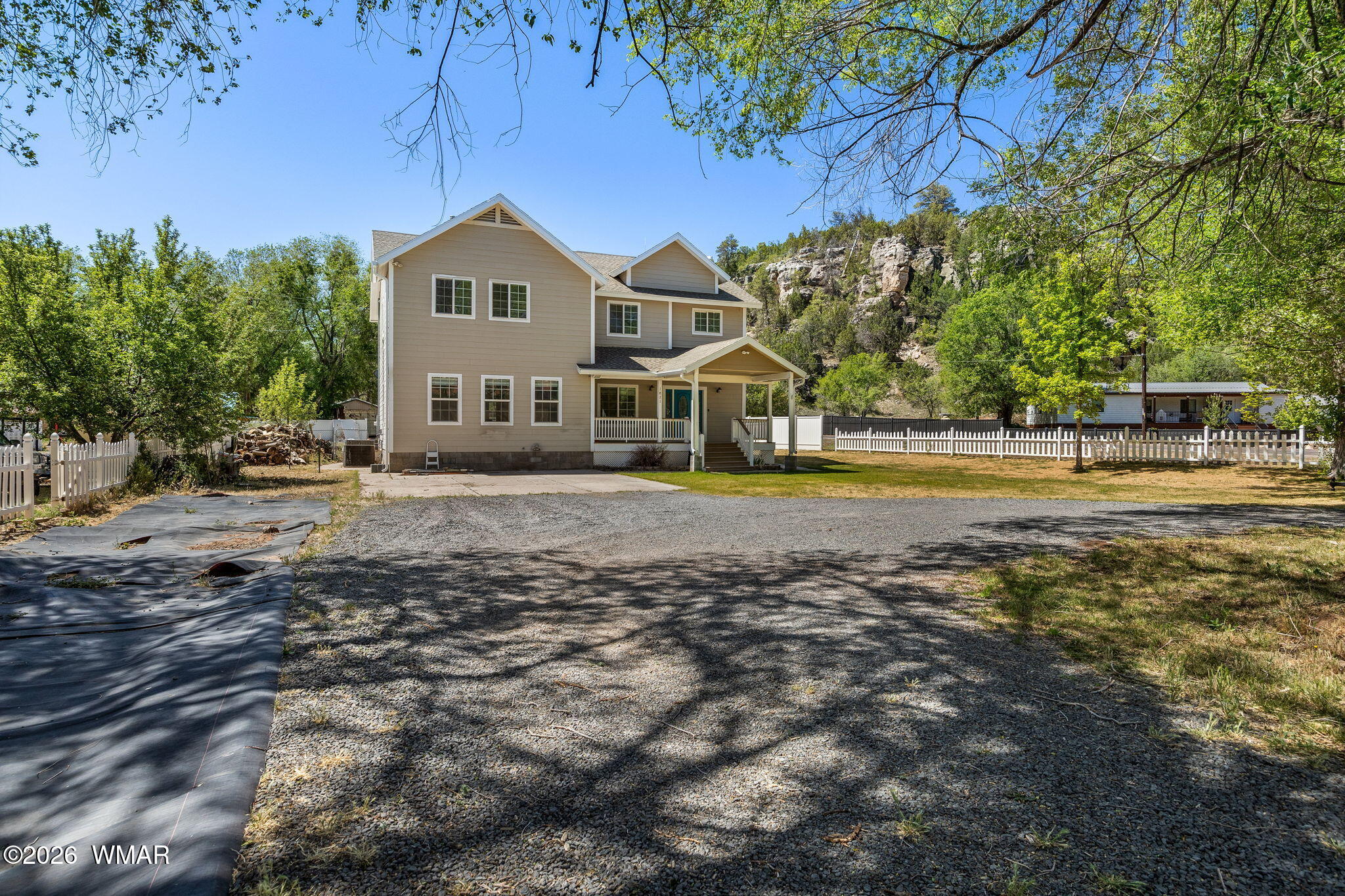 1821 Park View