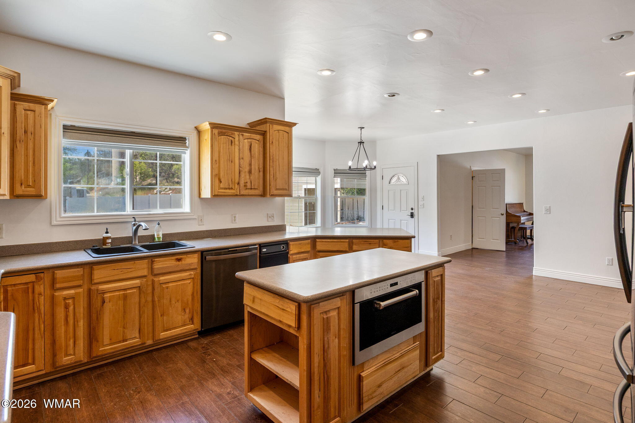 1821 Park View