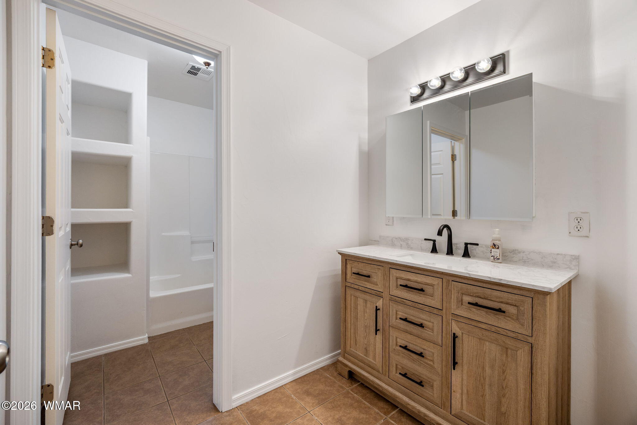 1821 Park View