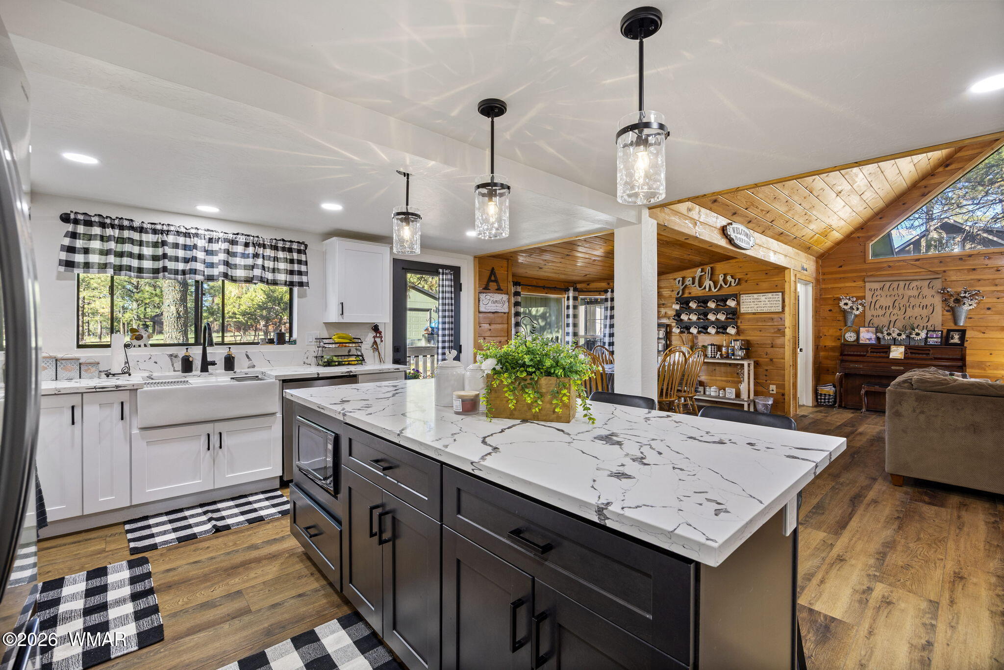 2224 Meadow Trail