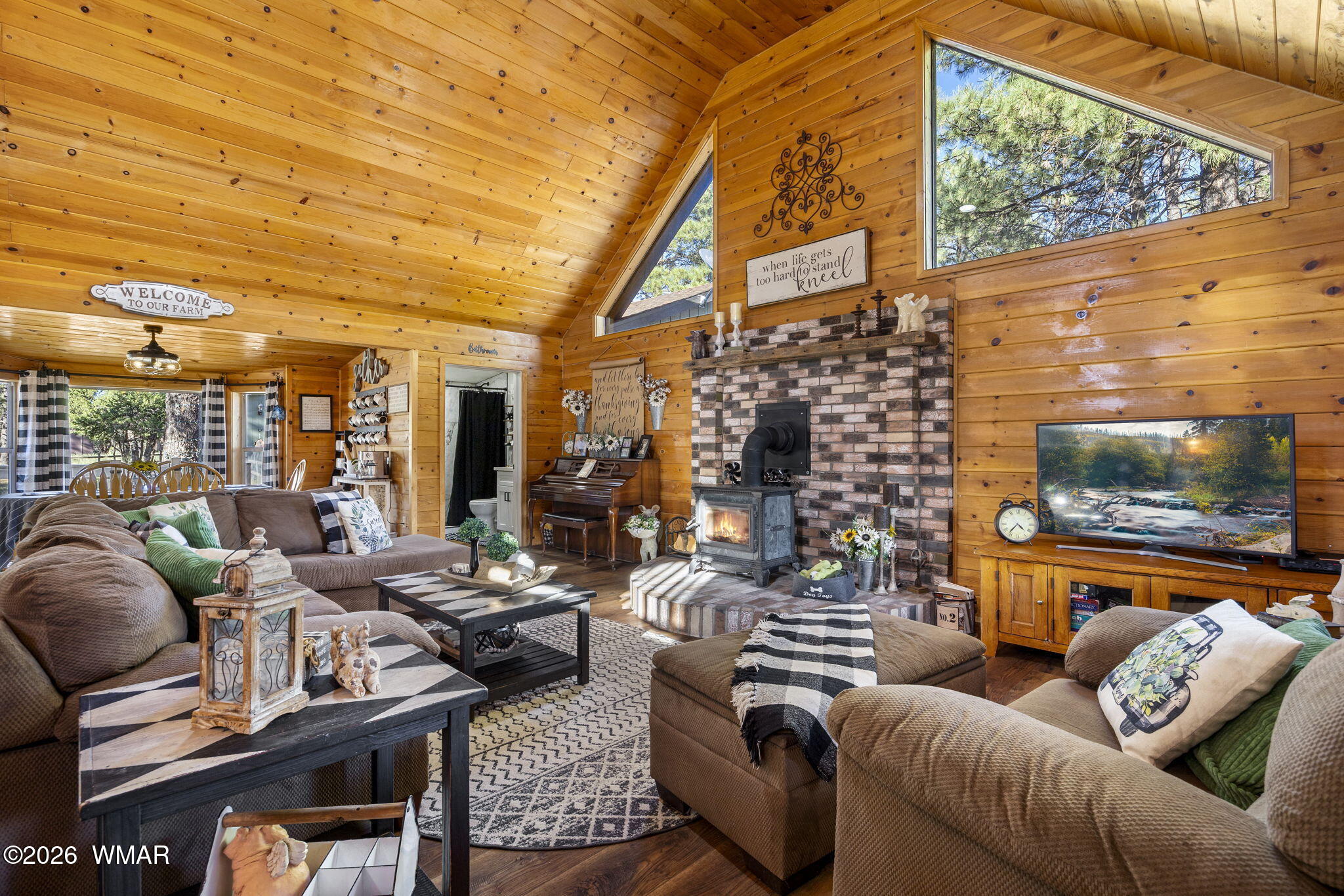 2224 Meadow Trail