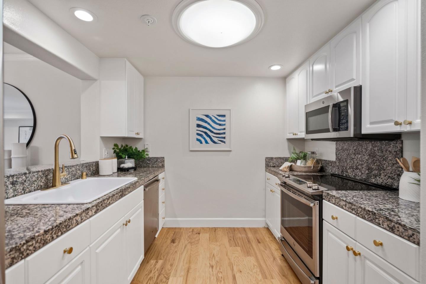 1 W Edith AVE D129
