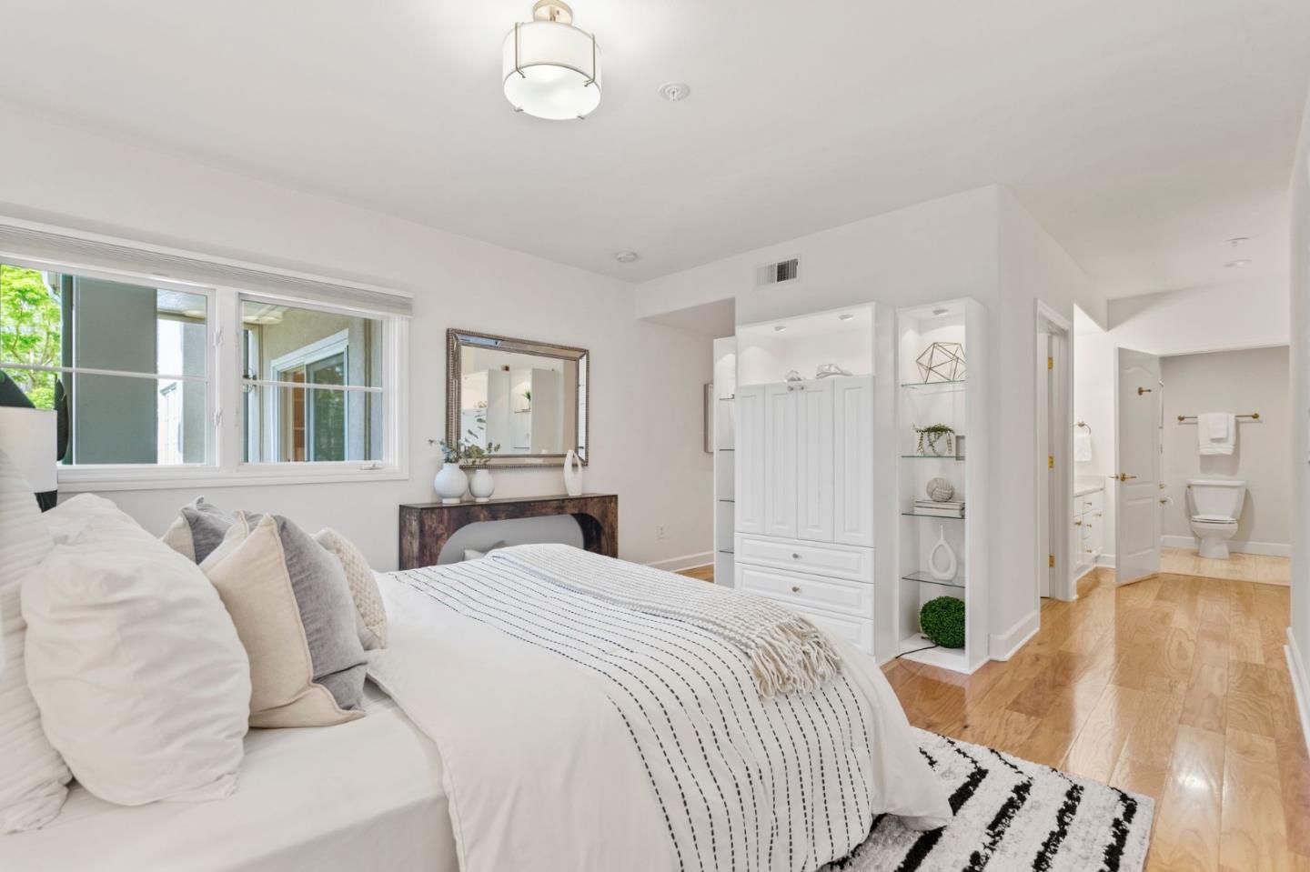 1 W Edith AVE D129