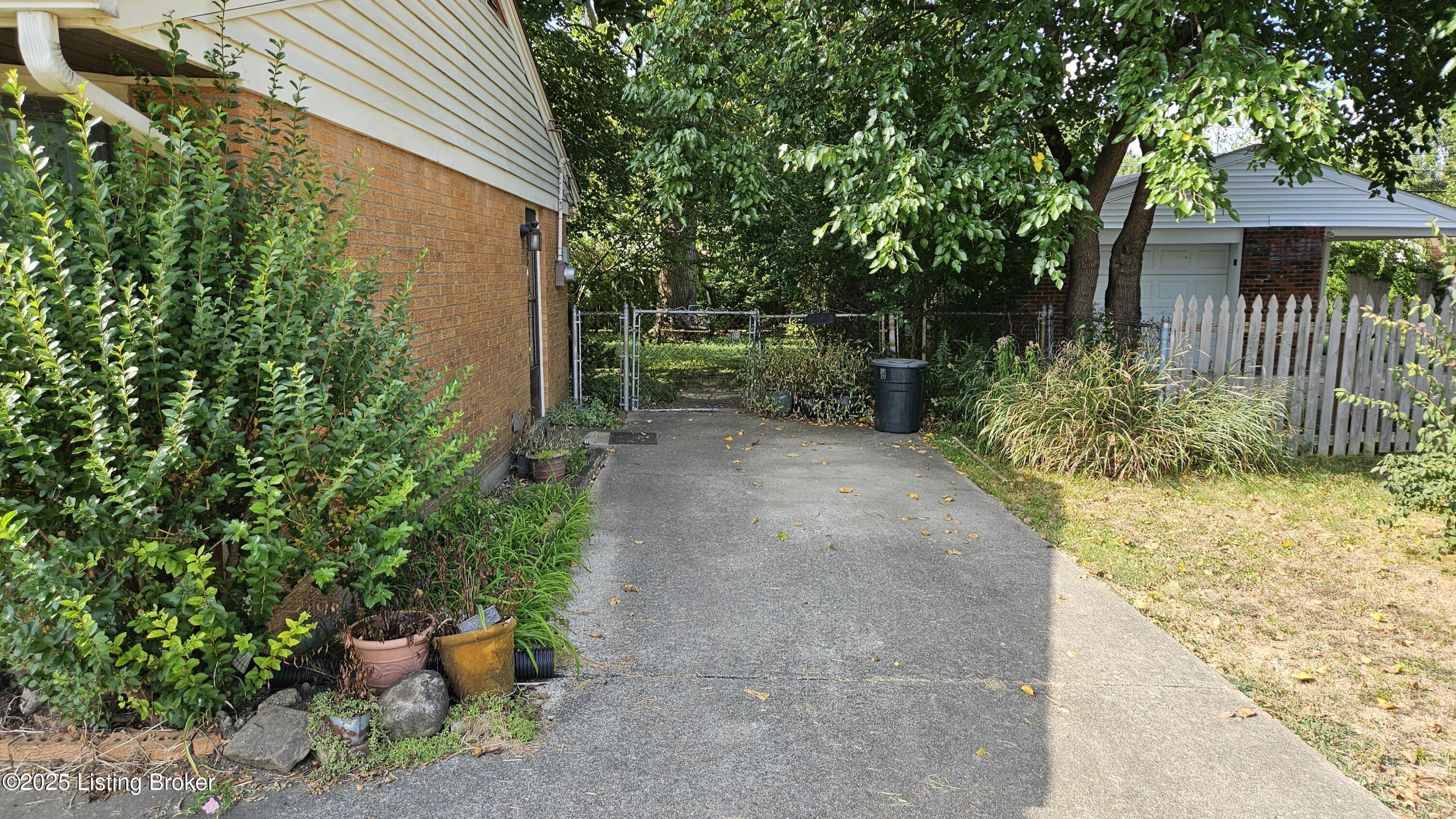 953 Spicewood Dr