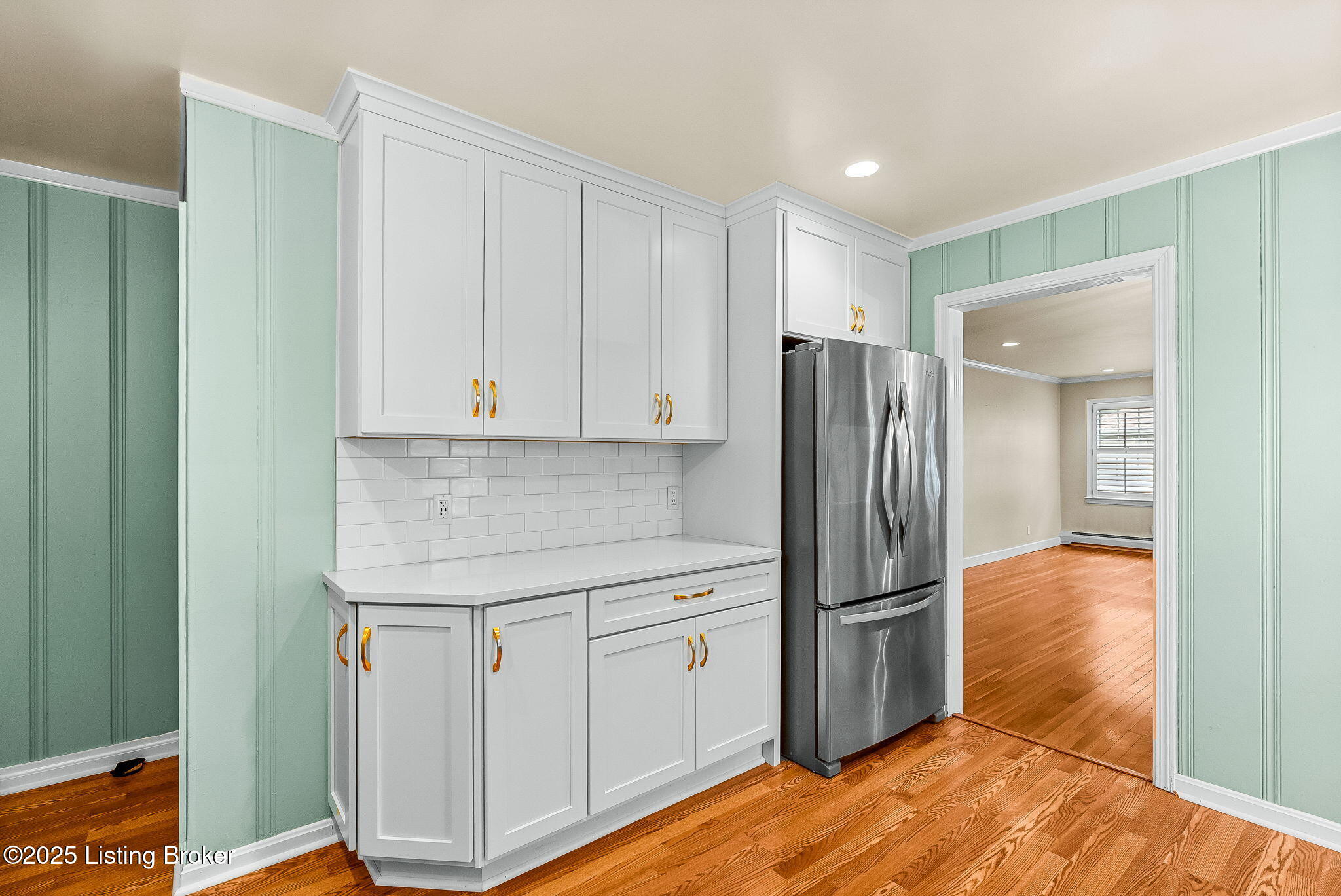 211 Forest Dr