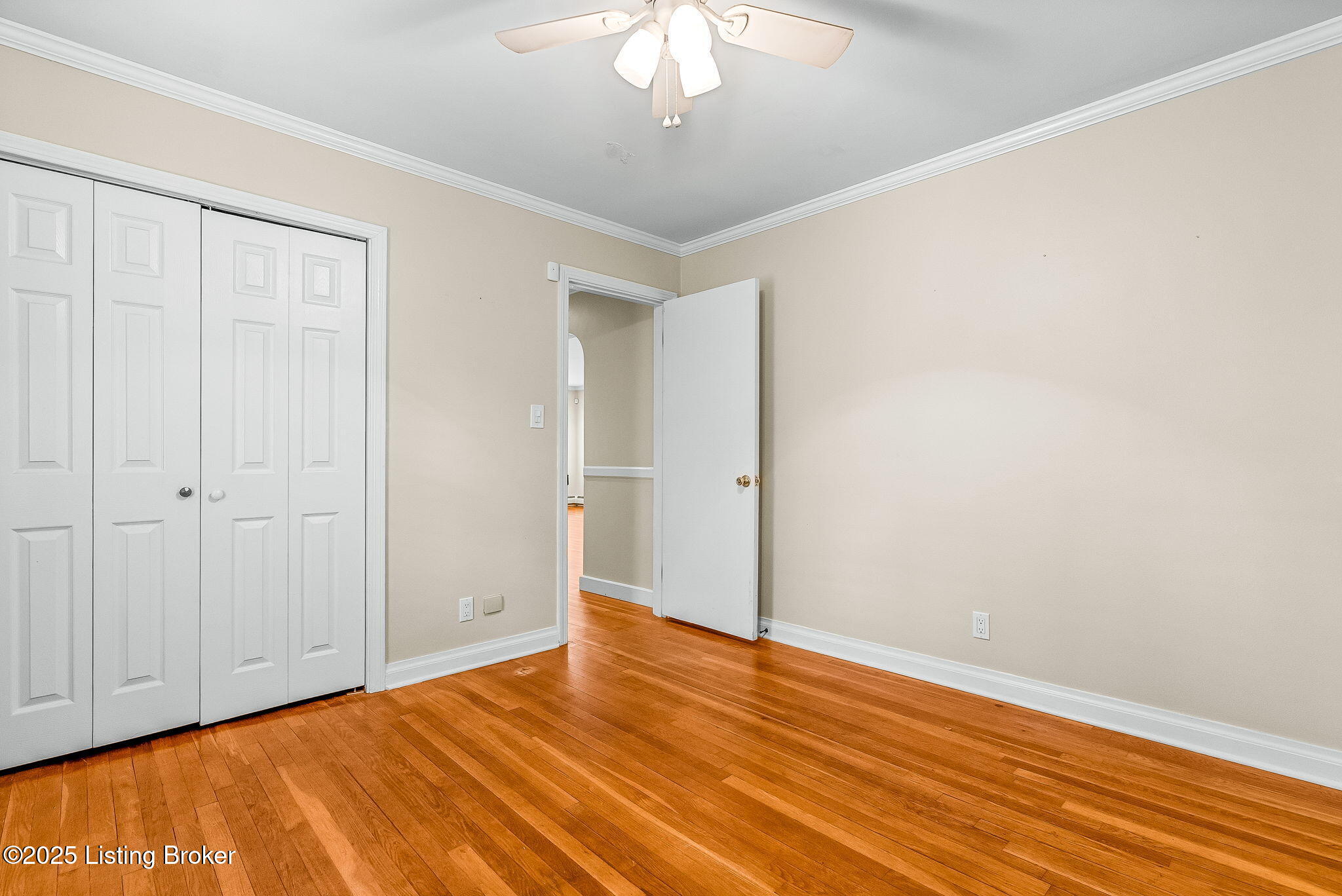 211 Forest Dr