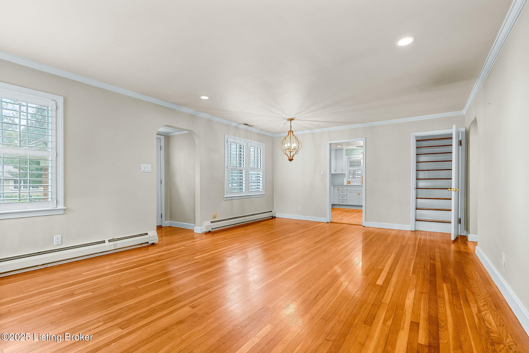 211 Forest Dr
