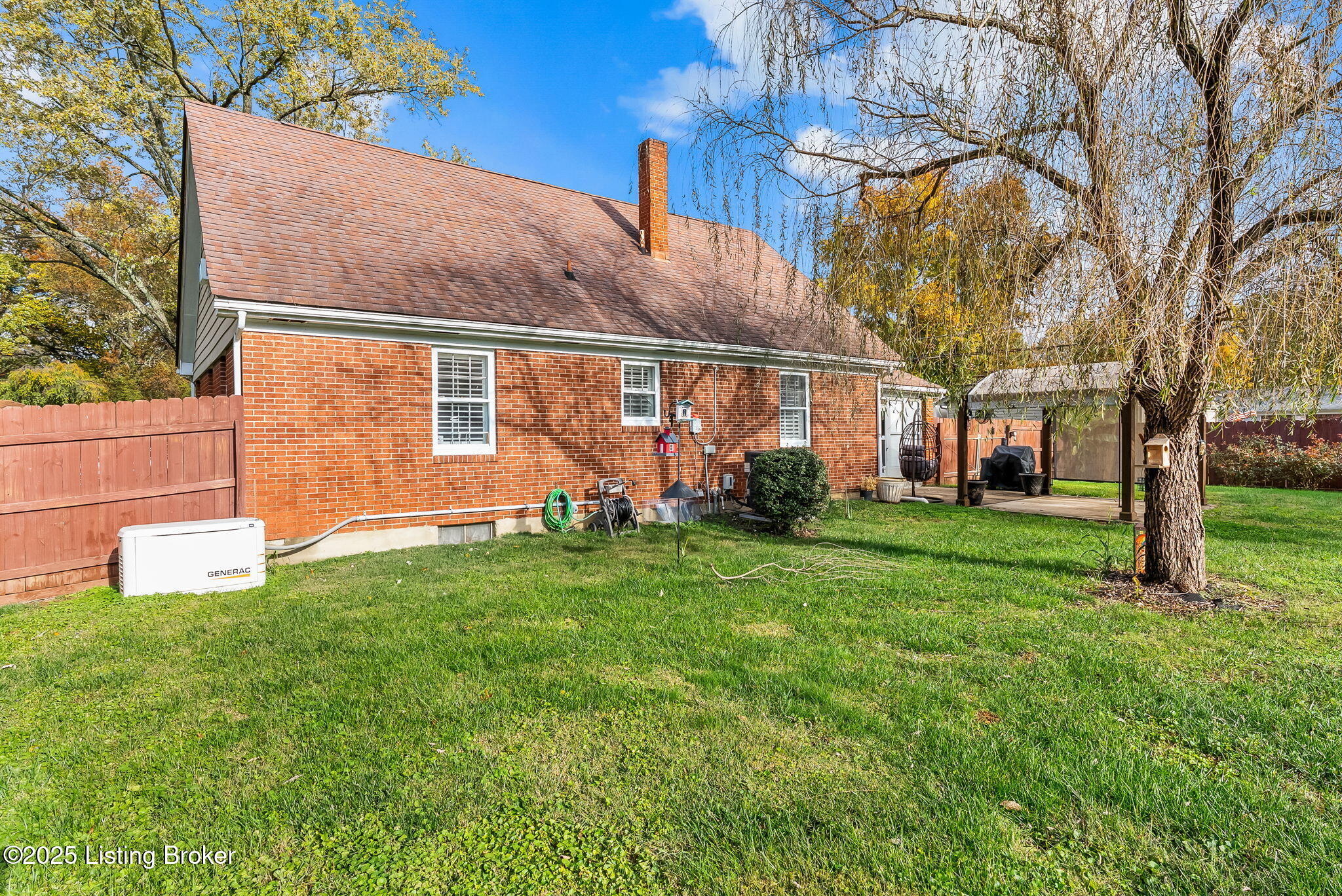 211 Forest Dr