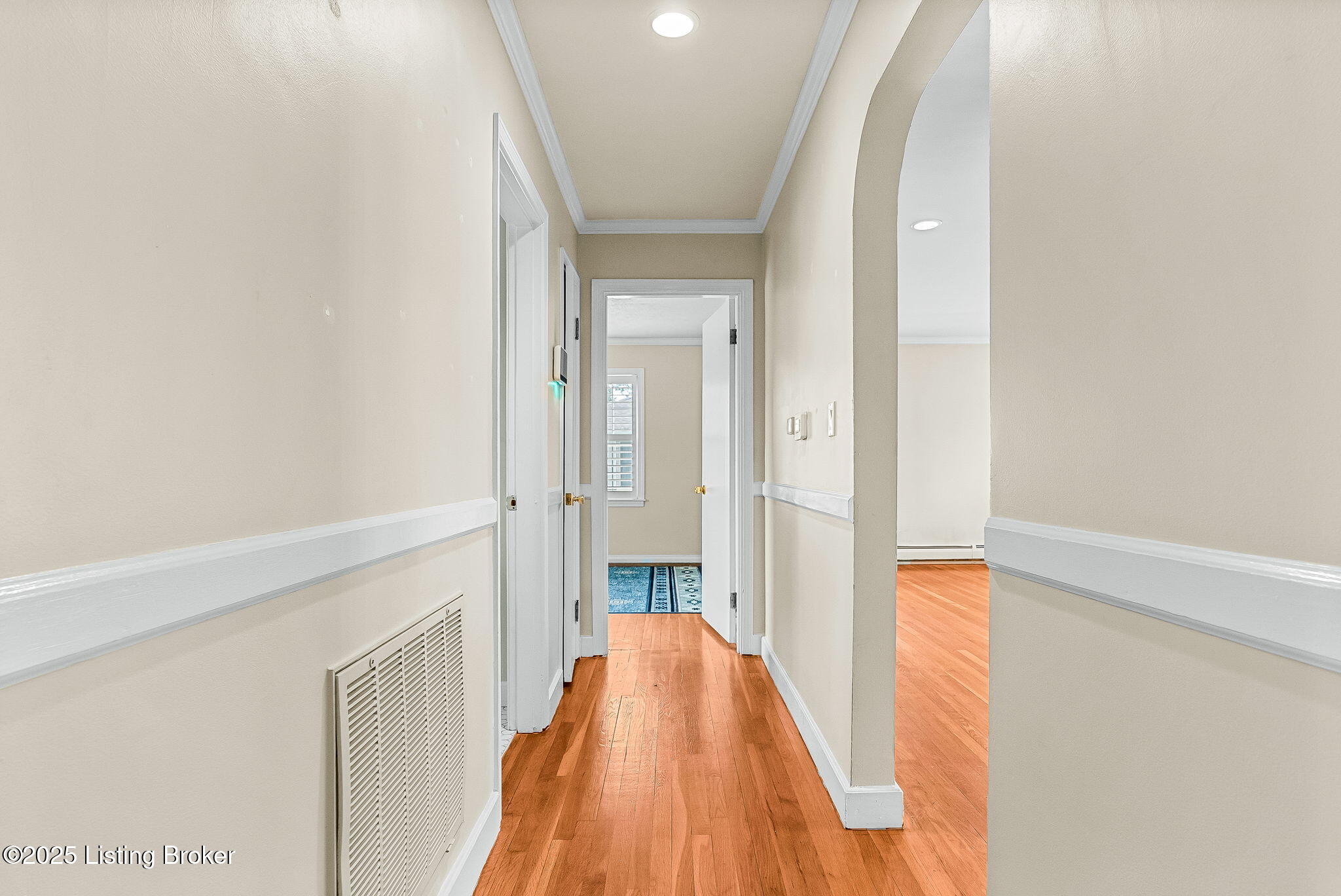 211 Forest Dr
