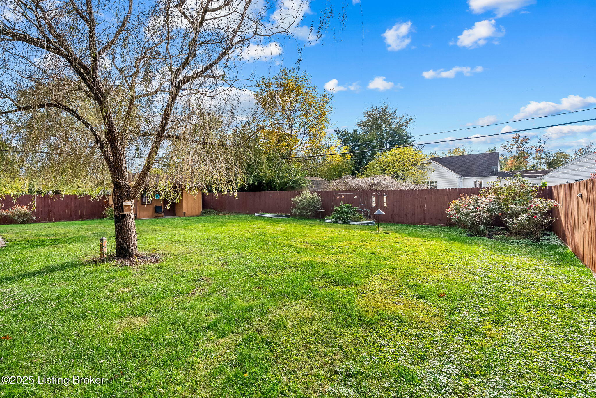 211 Forest Dr