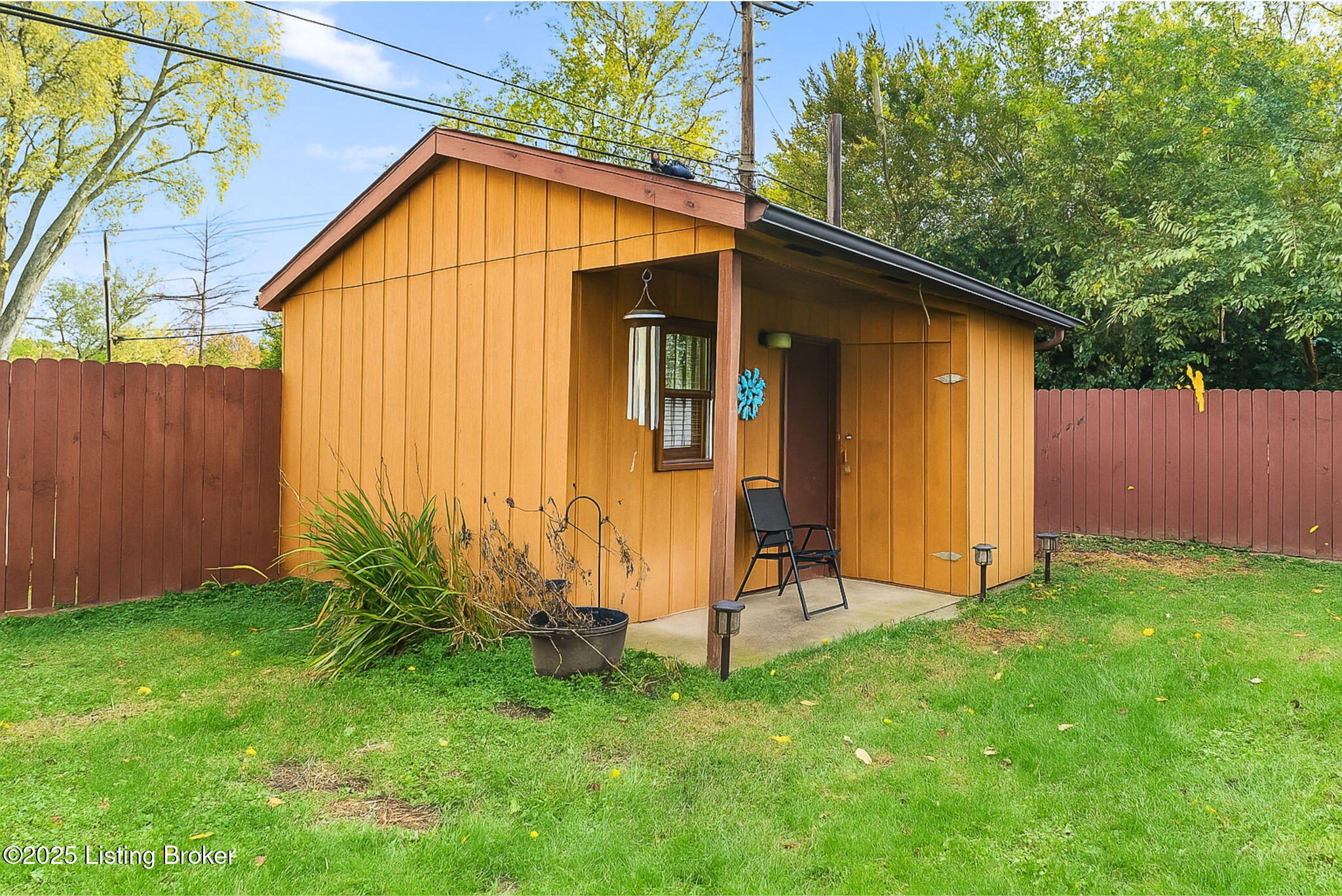 211 Forest Dr