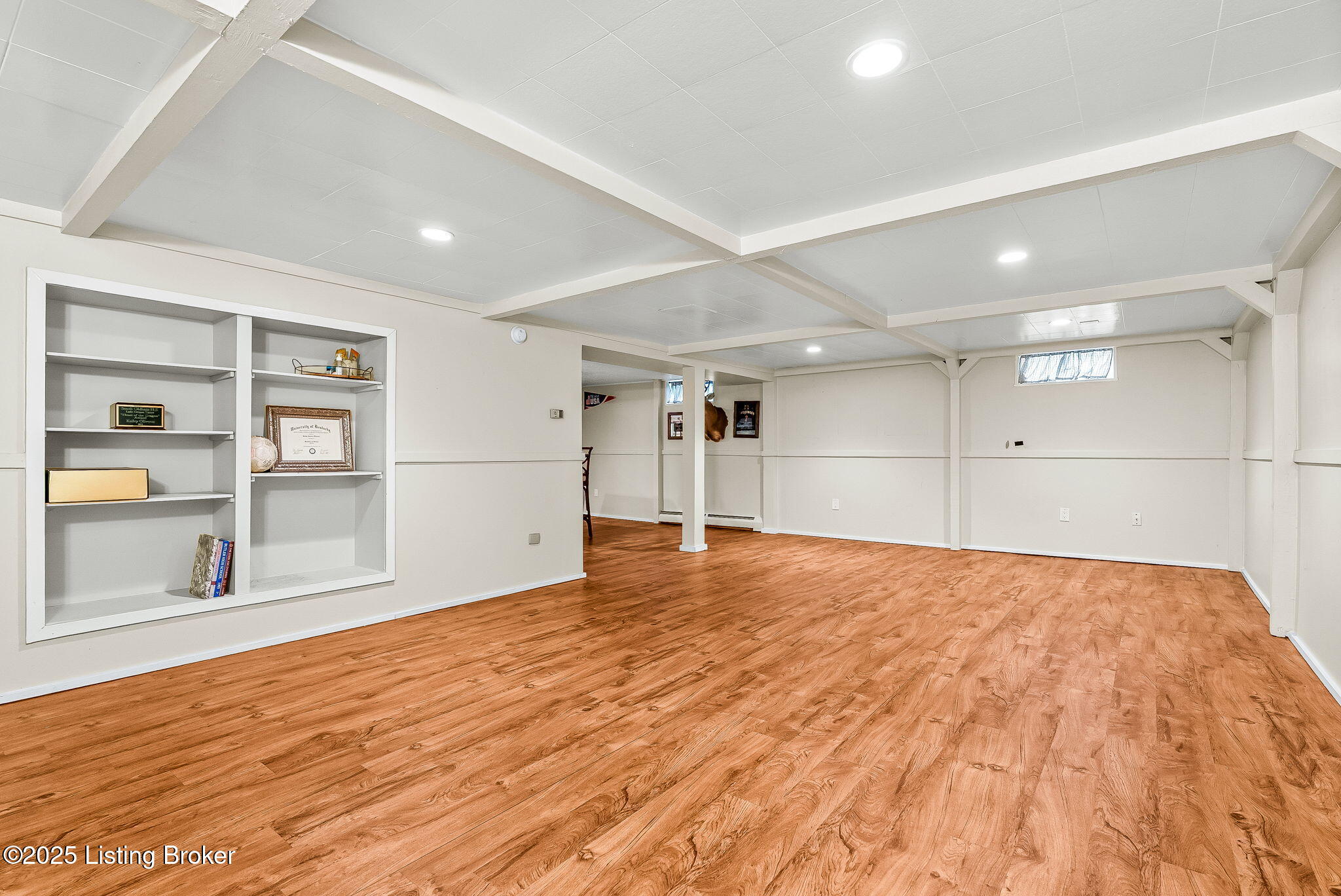 211 Forest Dr