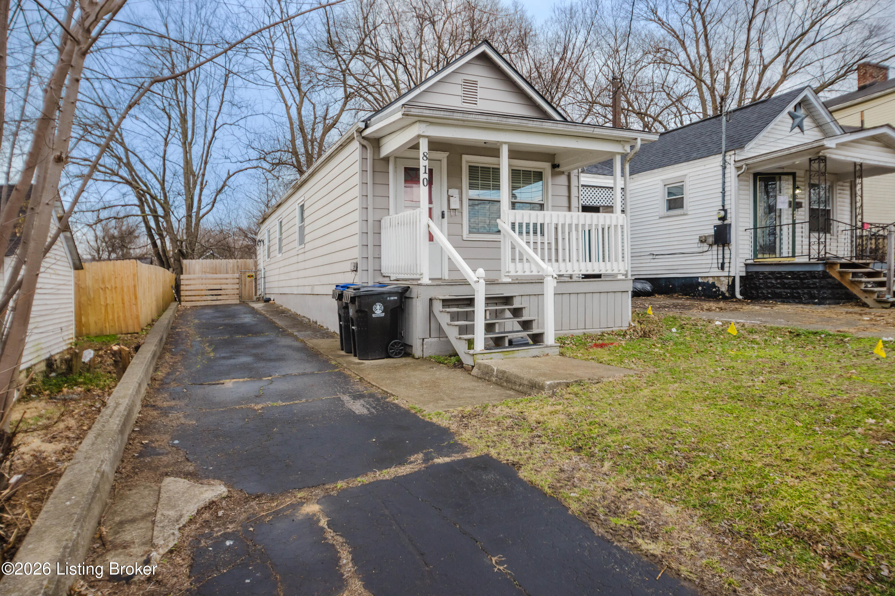 810 Weller Ave