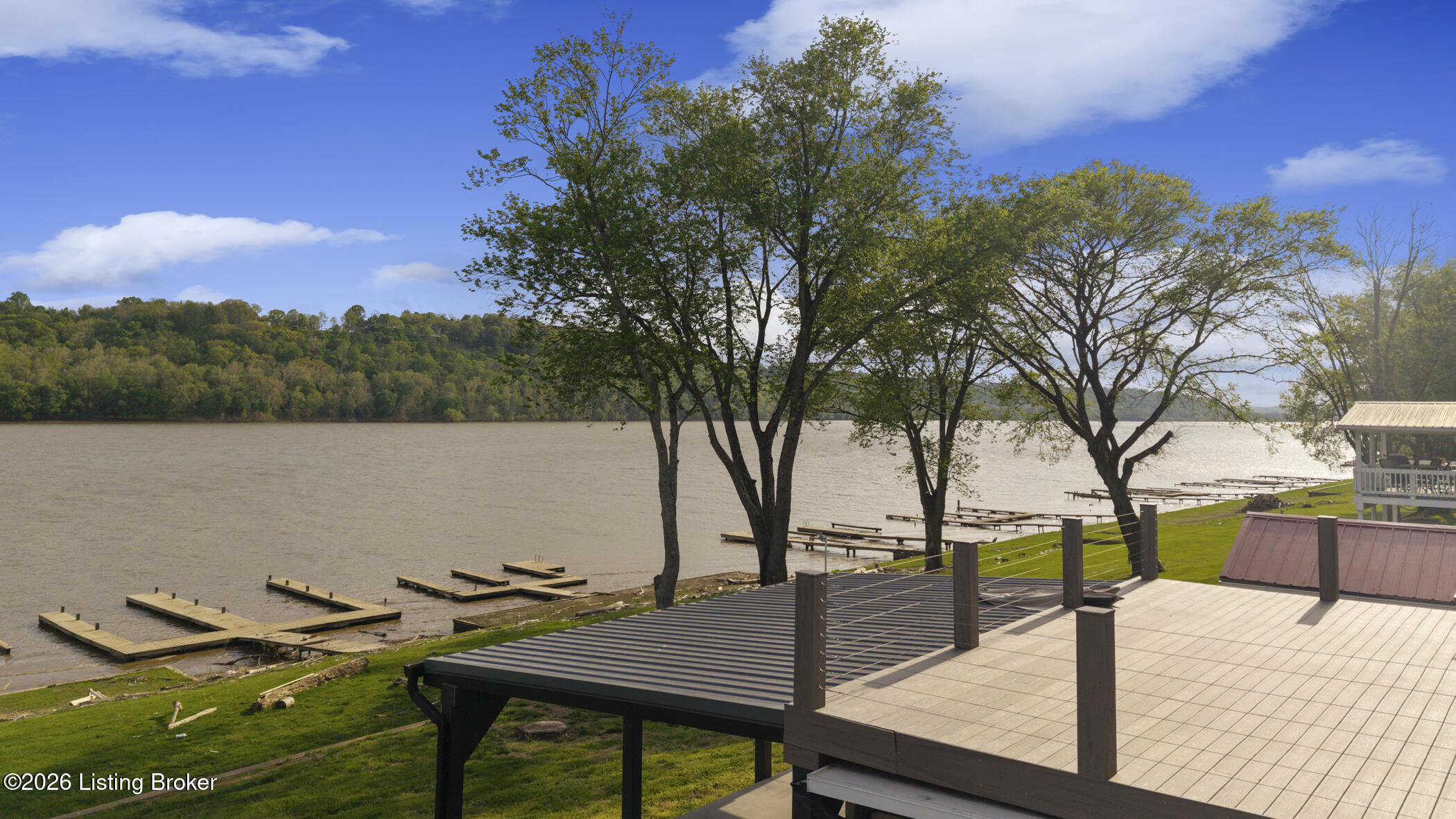 252 W River Rd