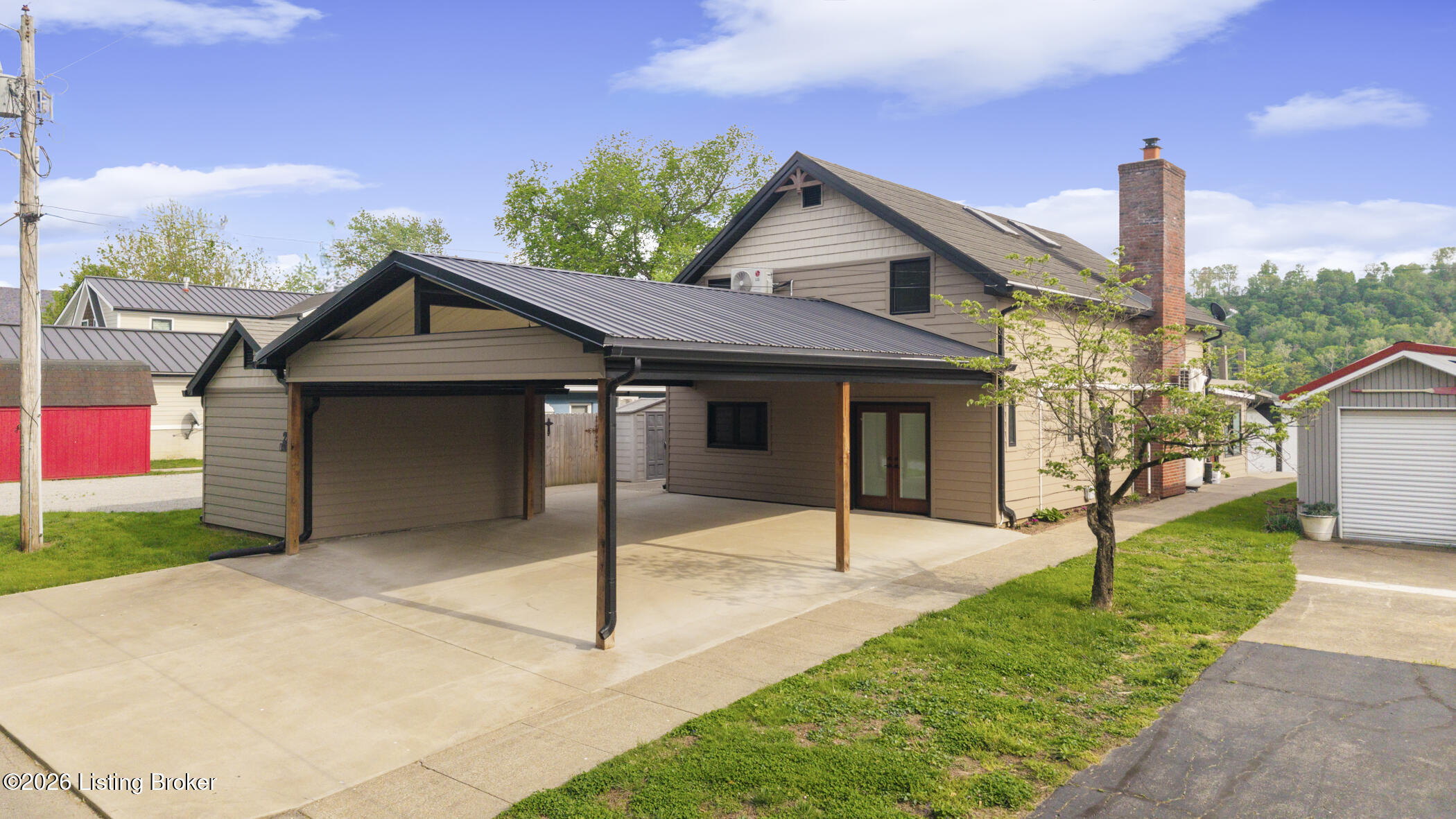 252 W River Rd