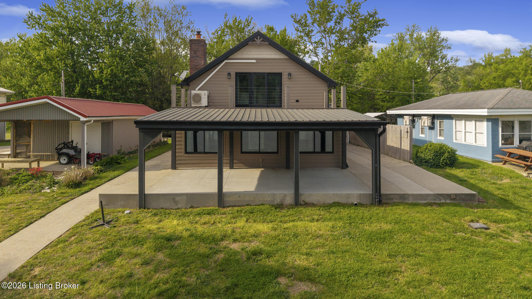 252 W River Rd