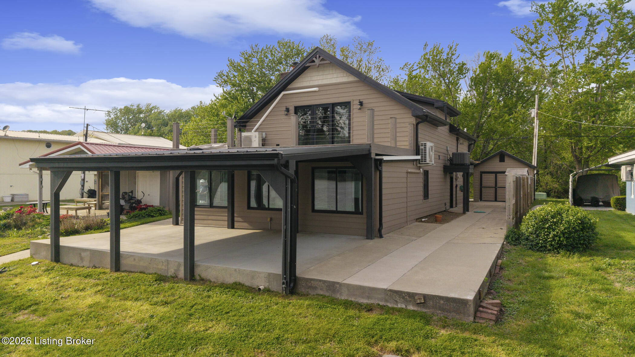 252 W River Rd