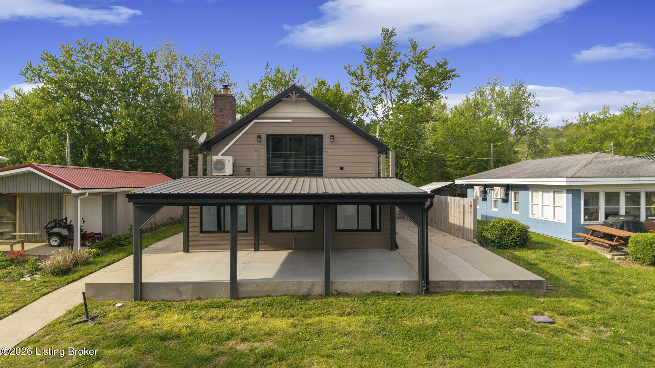 252 W River Rd