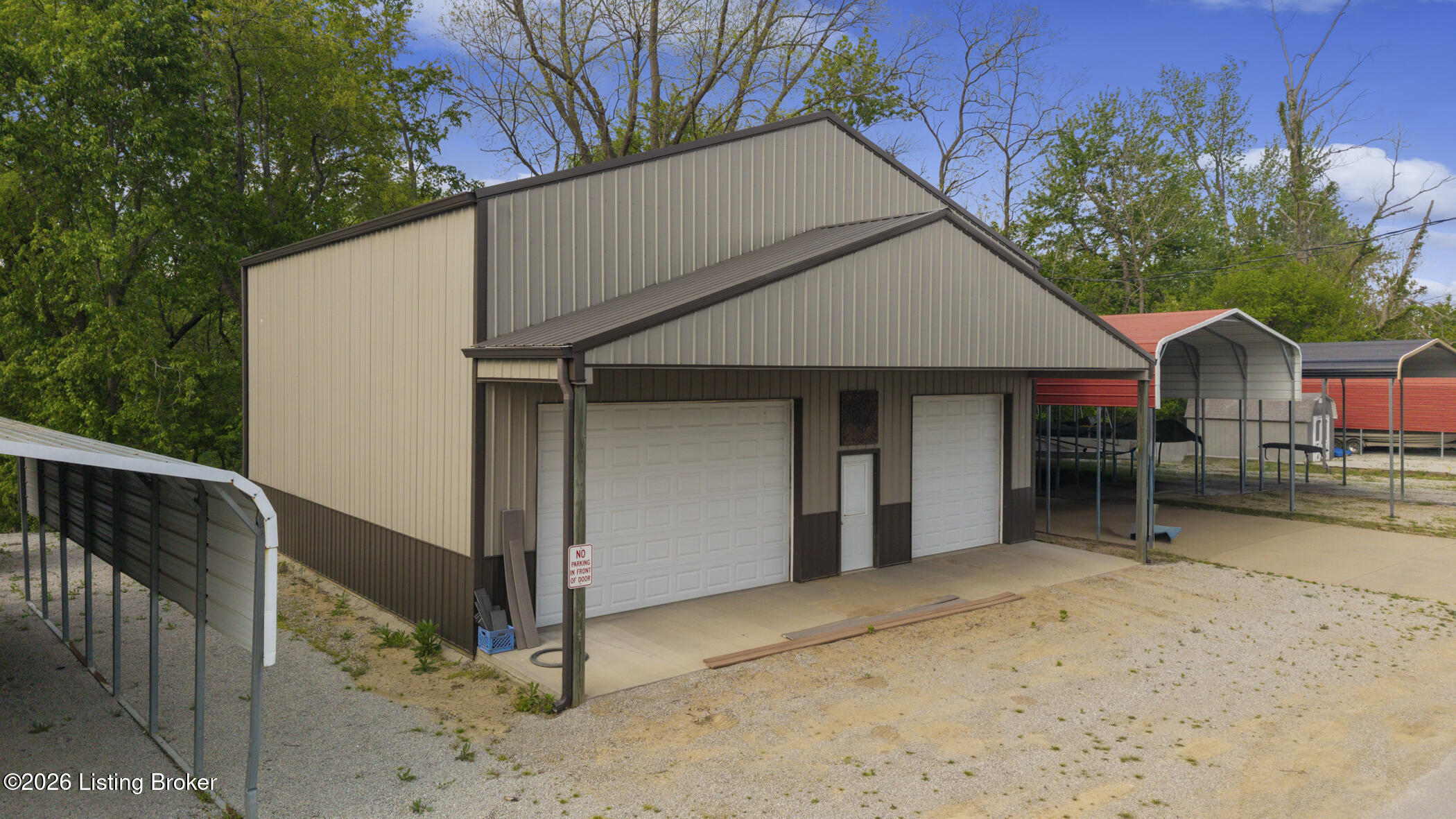 252 W River Rd