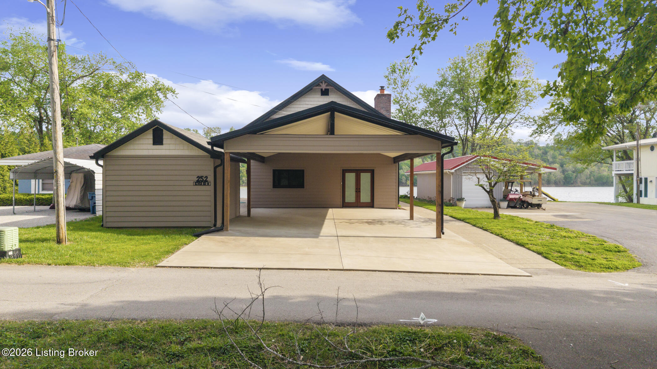 252 W River Rd