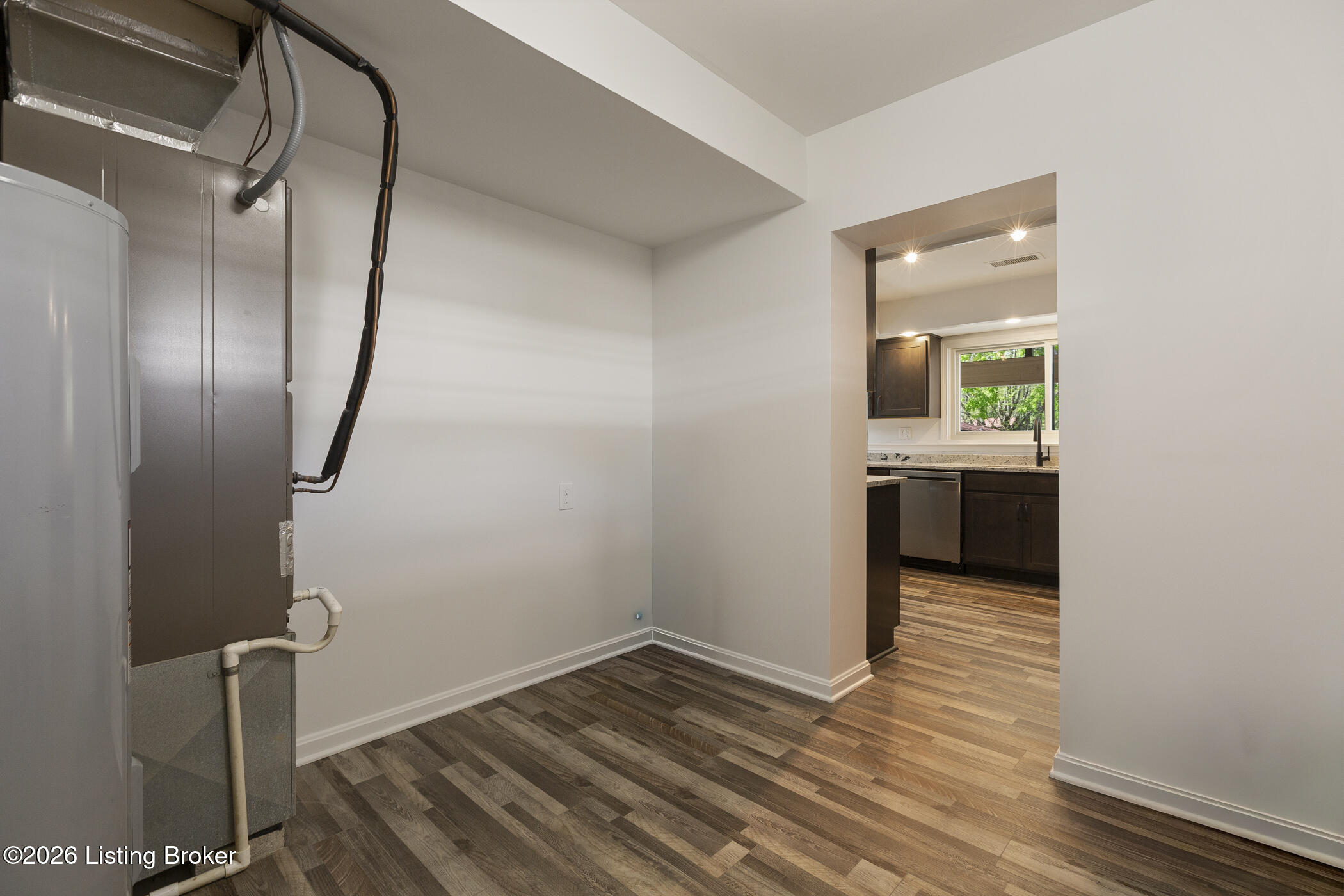 252 W River Rd