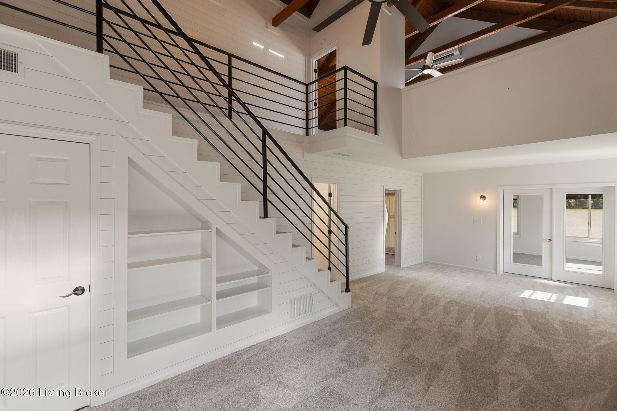 252 W River Rd