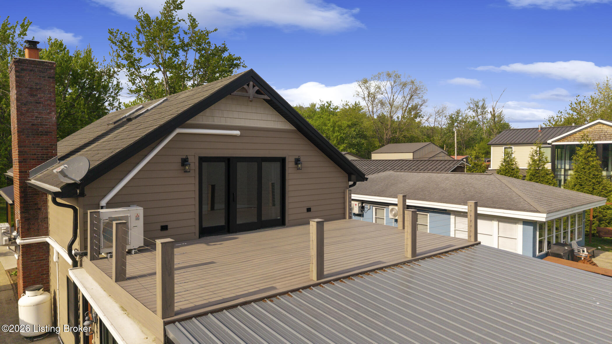 252 W River Rd
