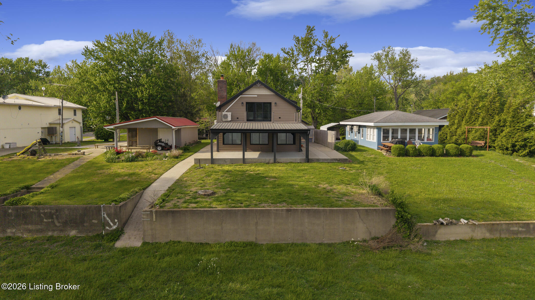252 W River Rd