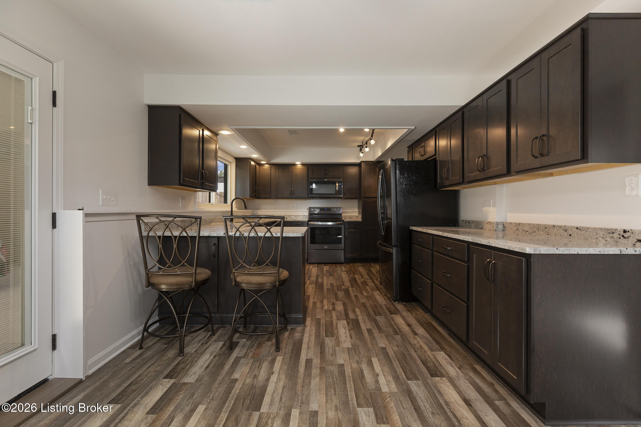 252 W River Rd
