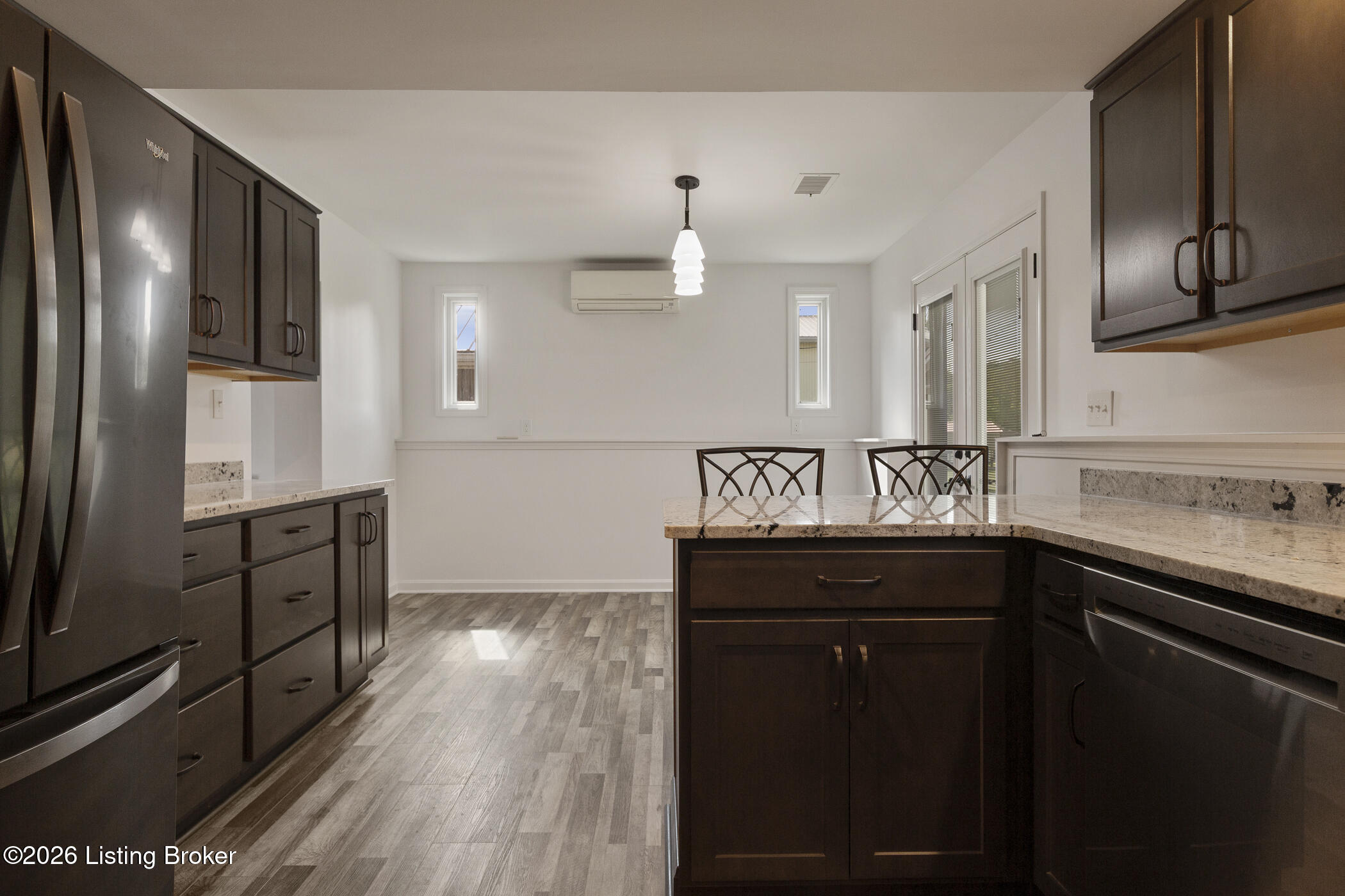 252 W River Rd