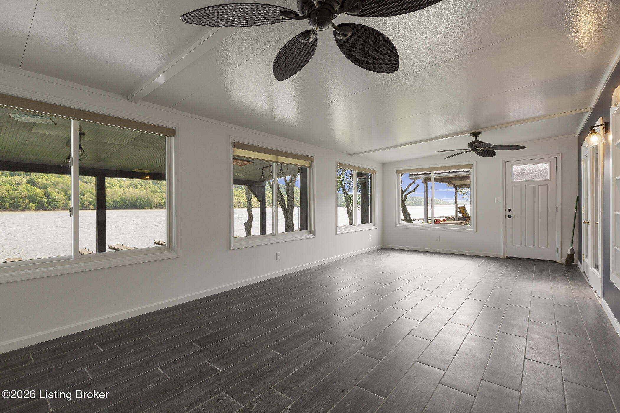 252 W River Rd