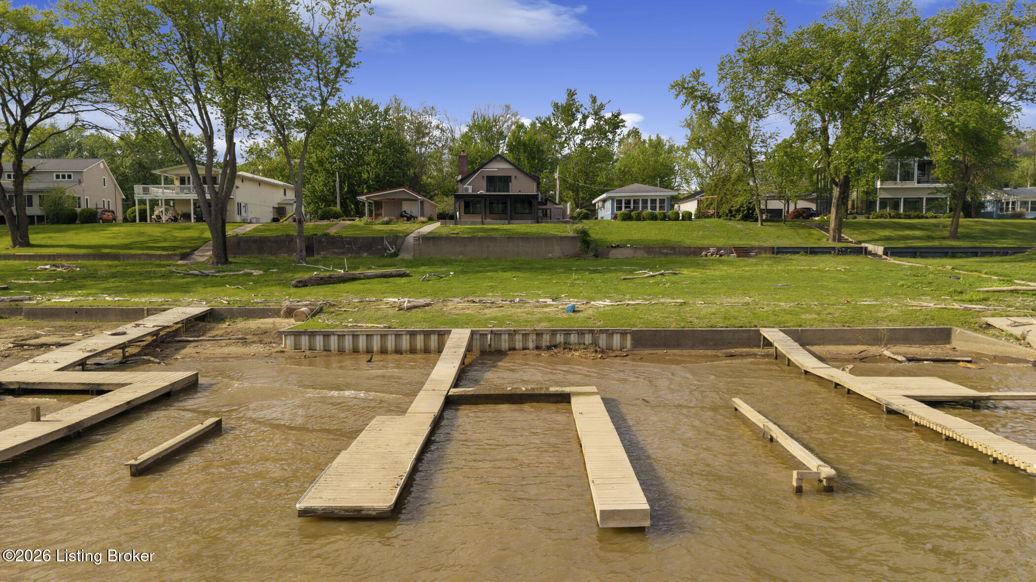 252 W River Rd