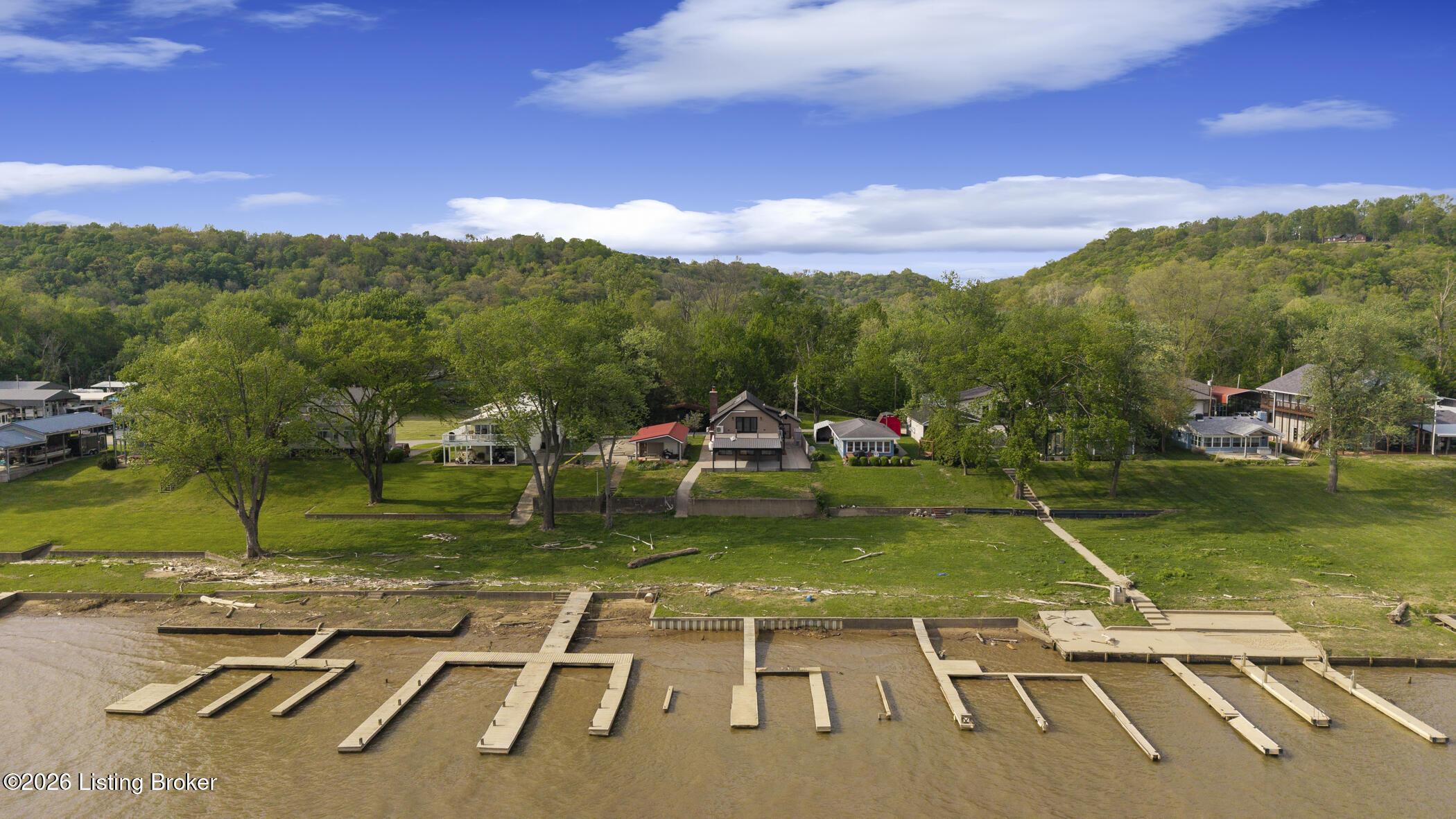 252 W River Rd