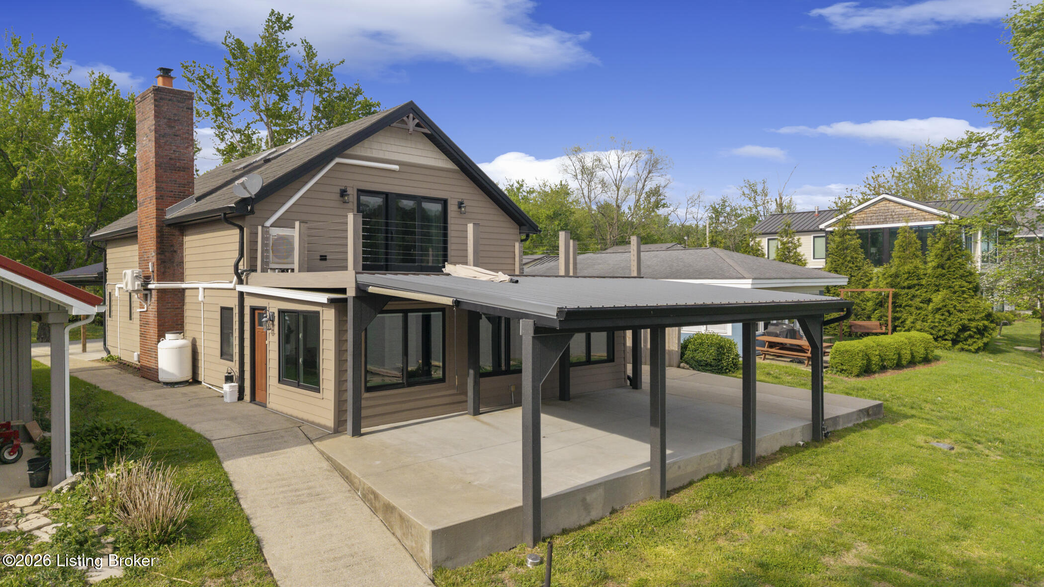 252 W River Rd