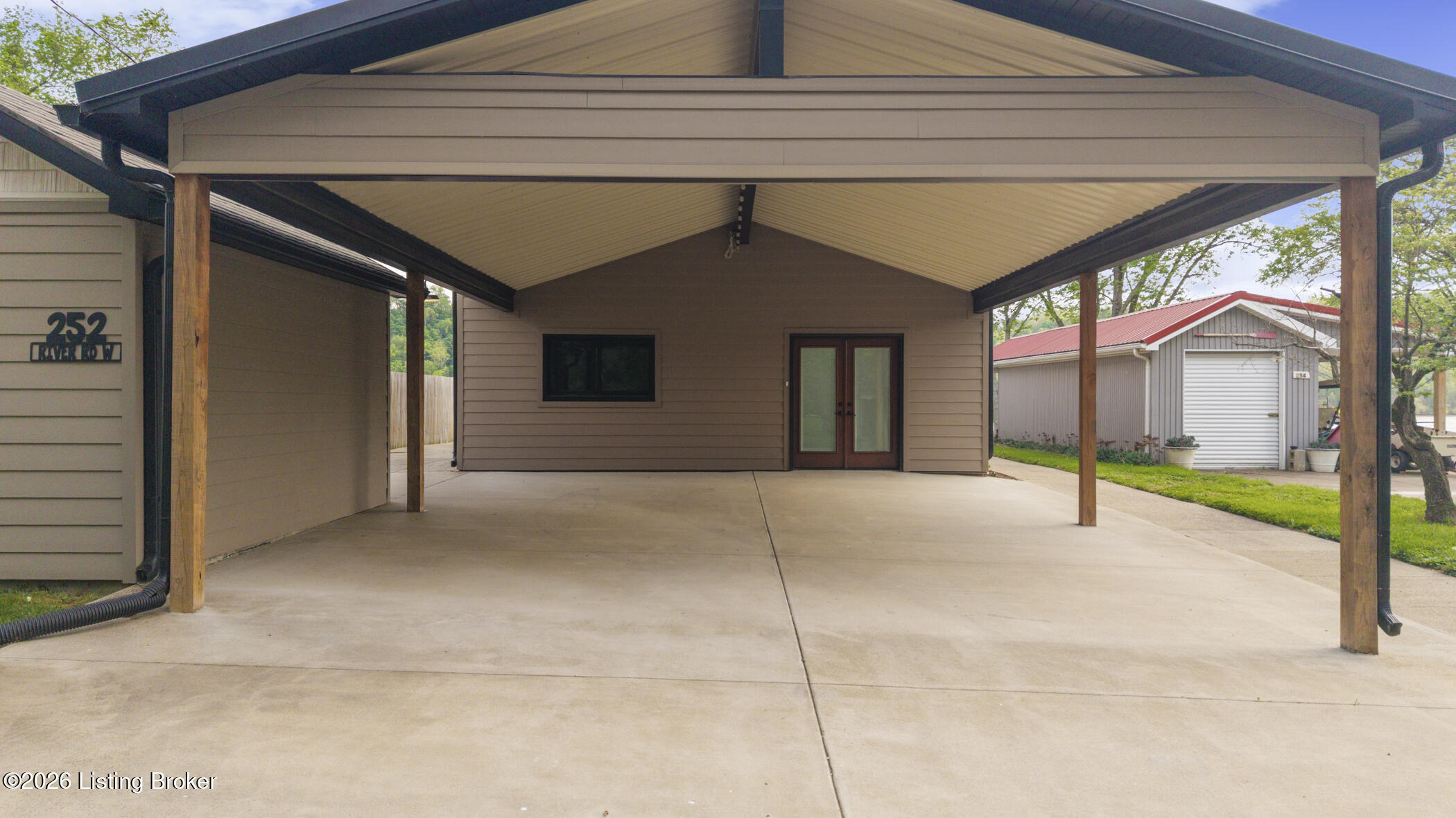 252 W River Rd