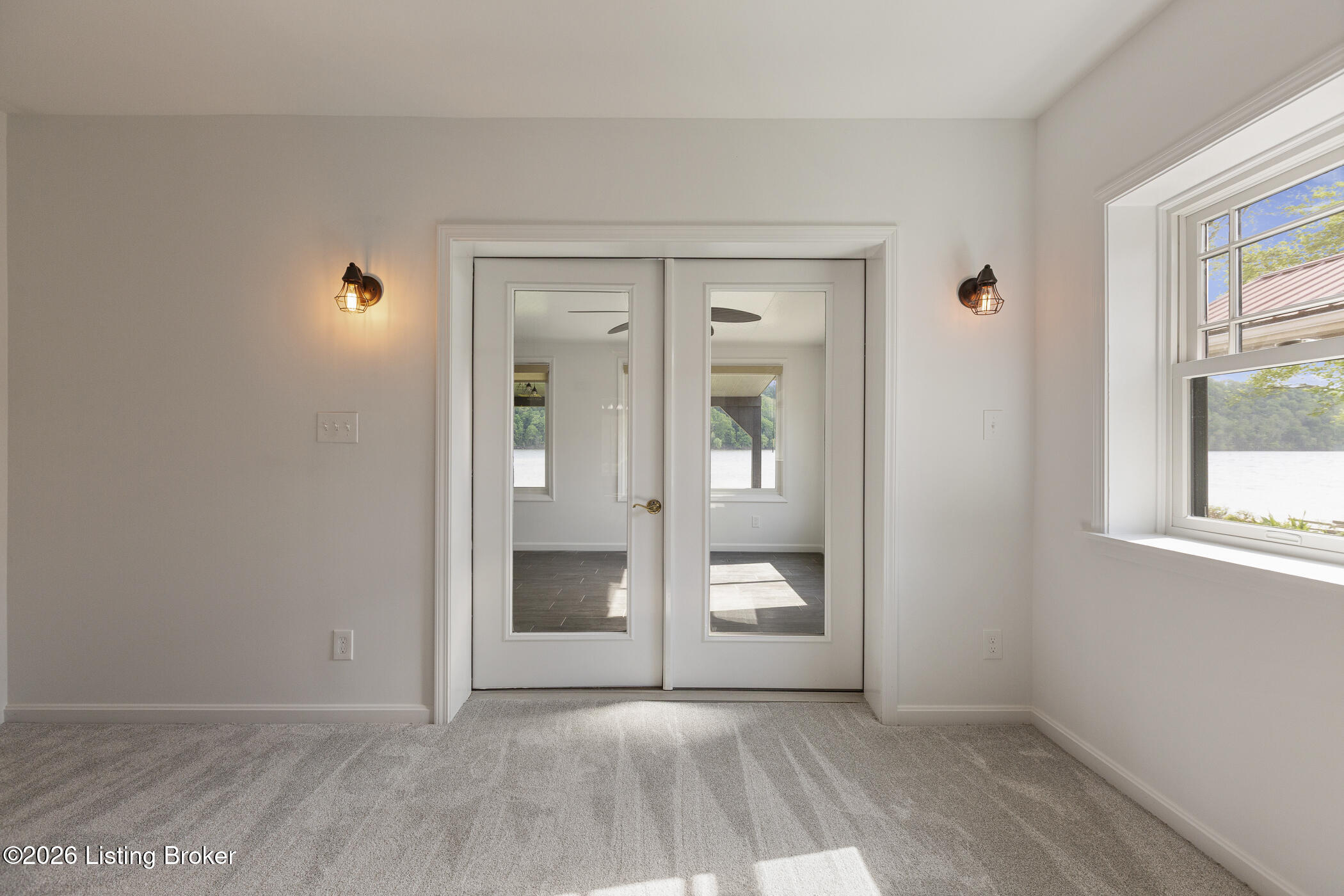252 W River Rd