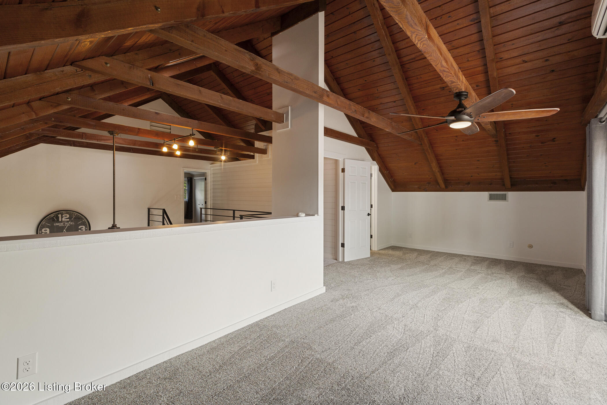 252 W River Rd