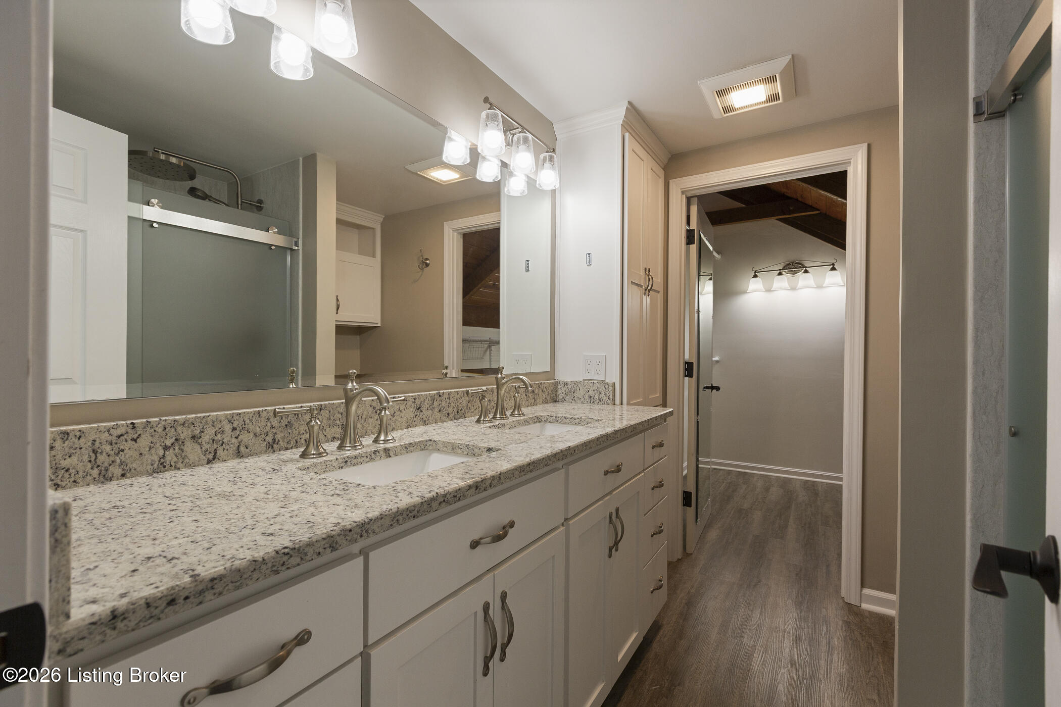 252 W River Rd