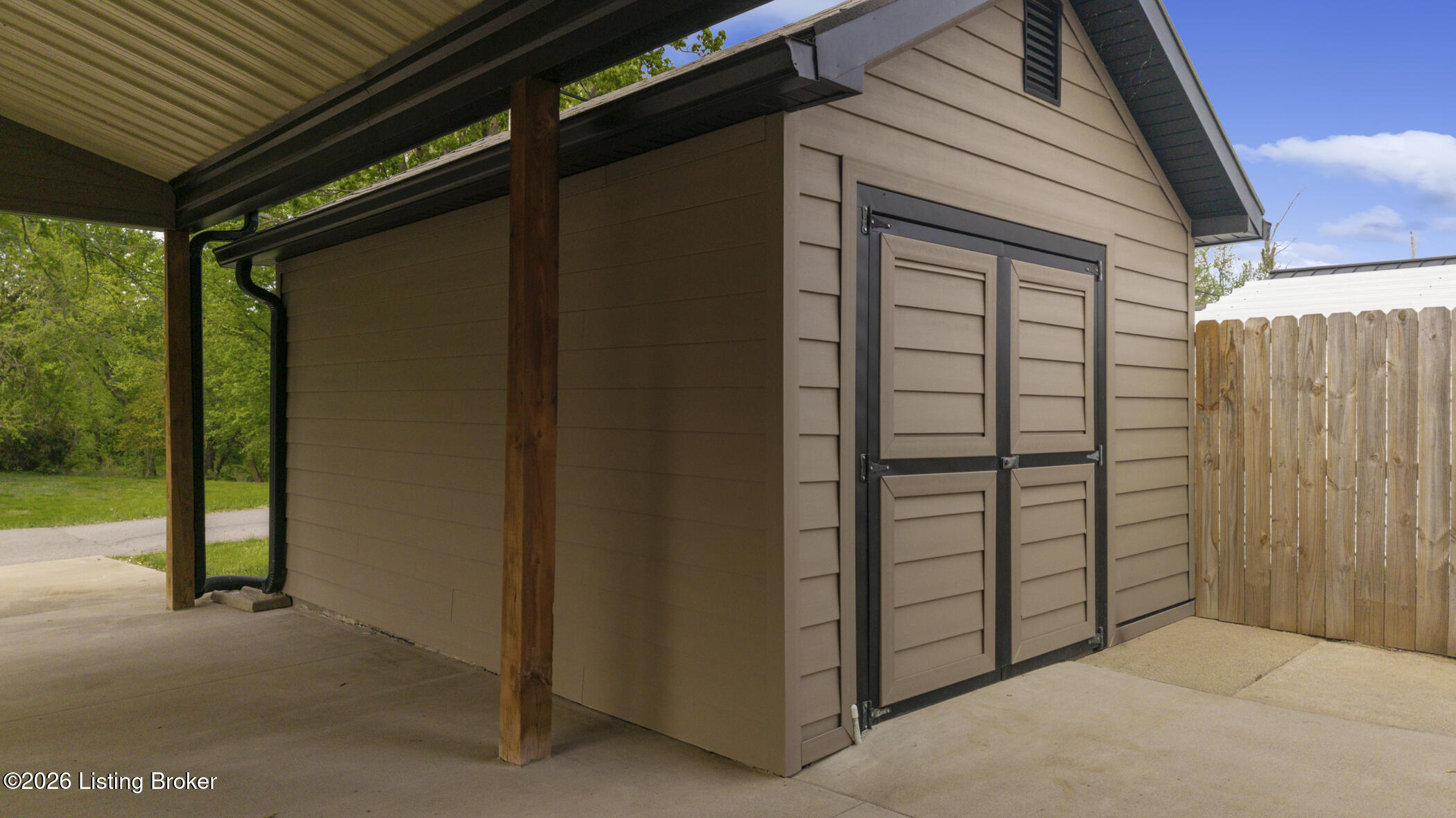 252 W River Rd
