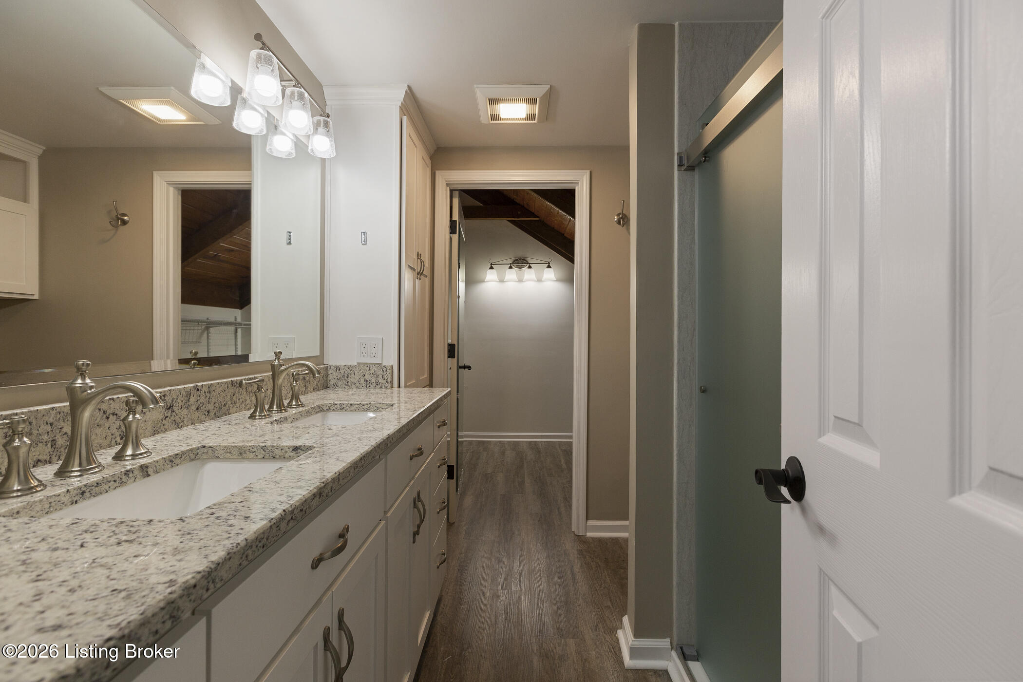 252 W River Rd
