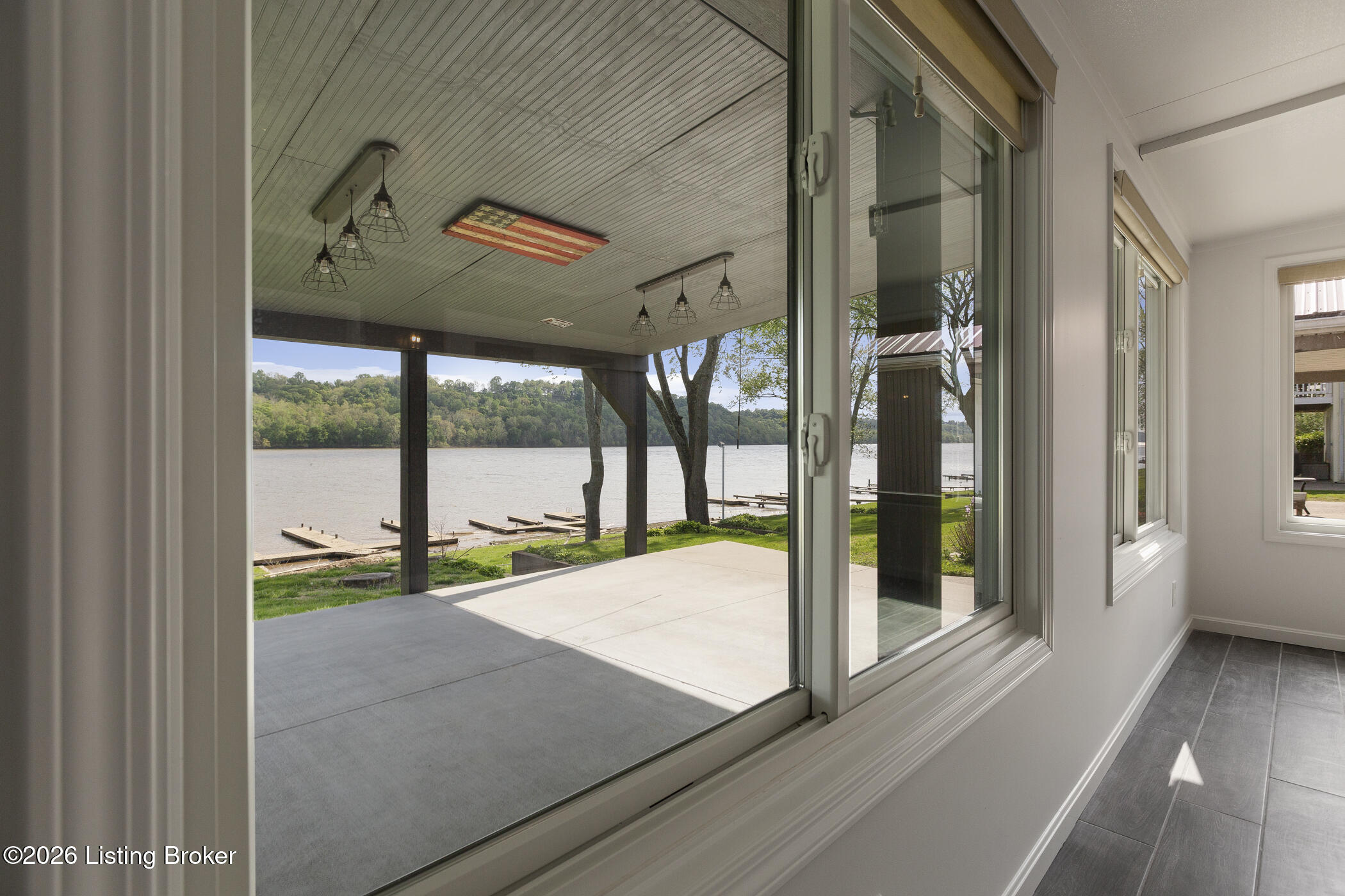 252 W River Rd